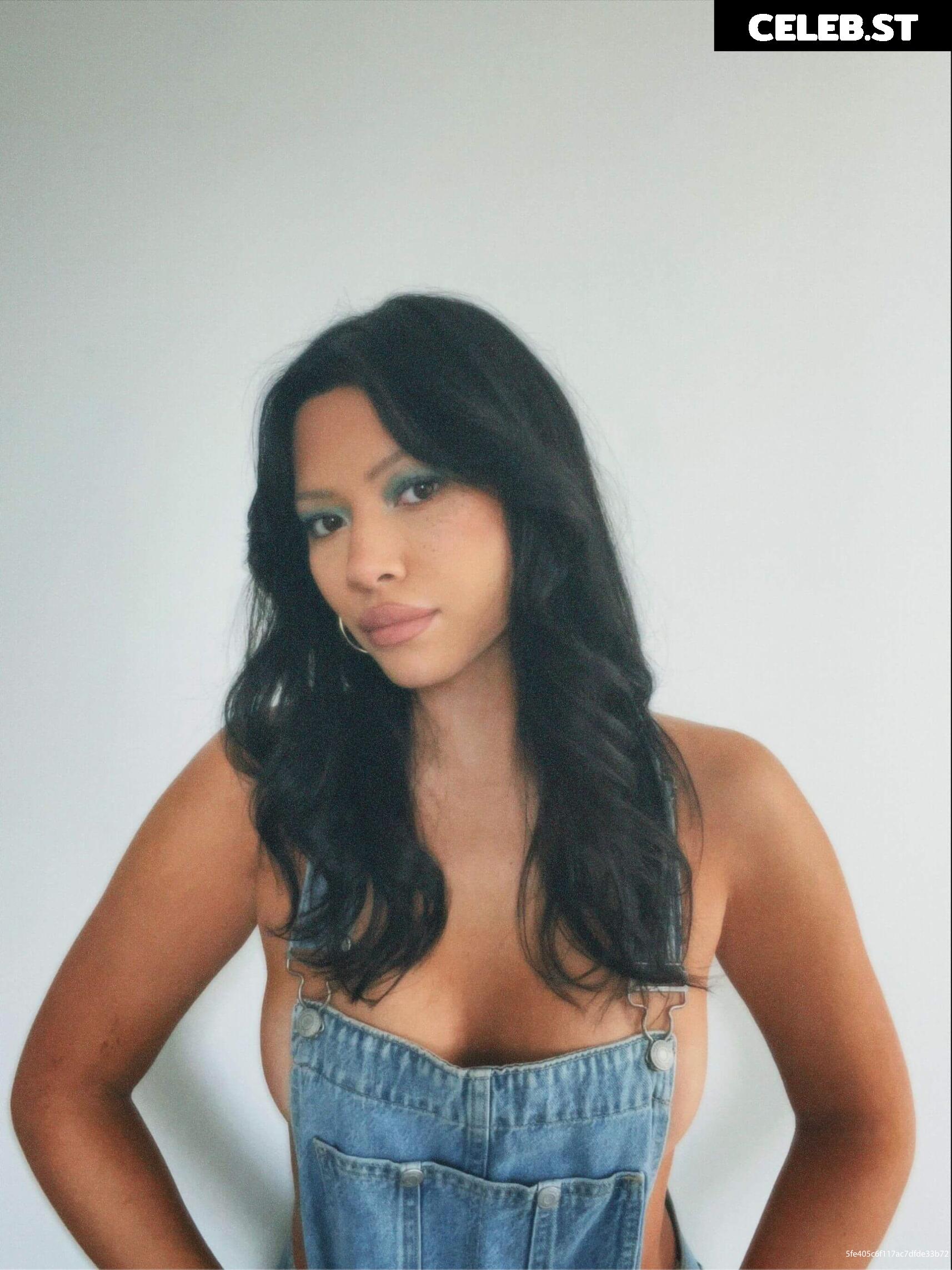 Julia Kelly Image 3565112