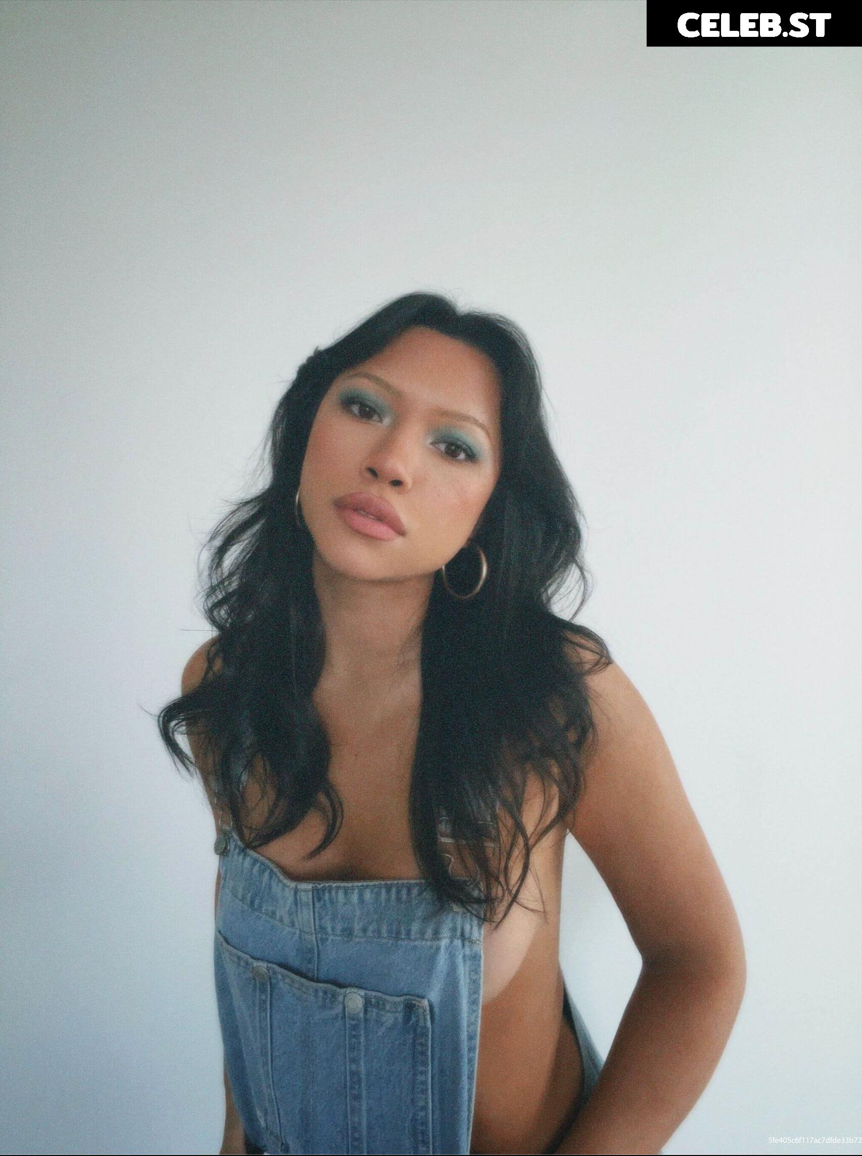 Julia Kelly Image 3565061