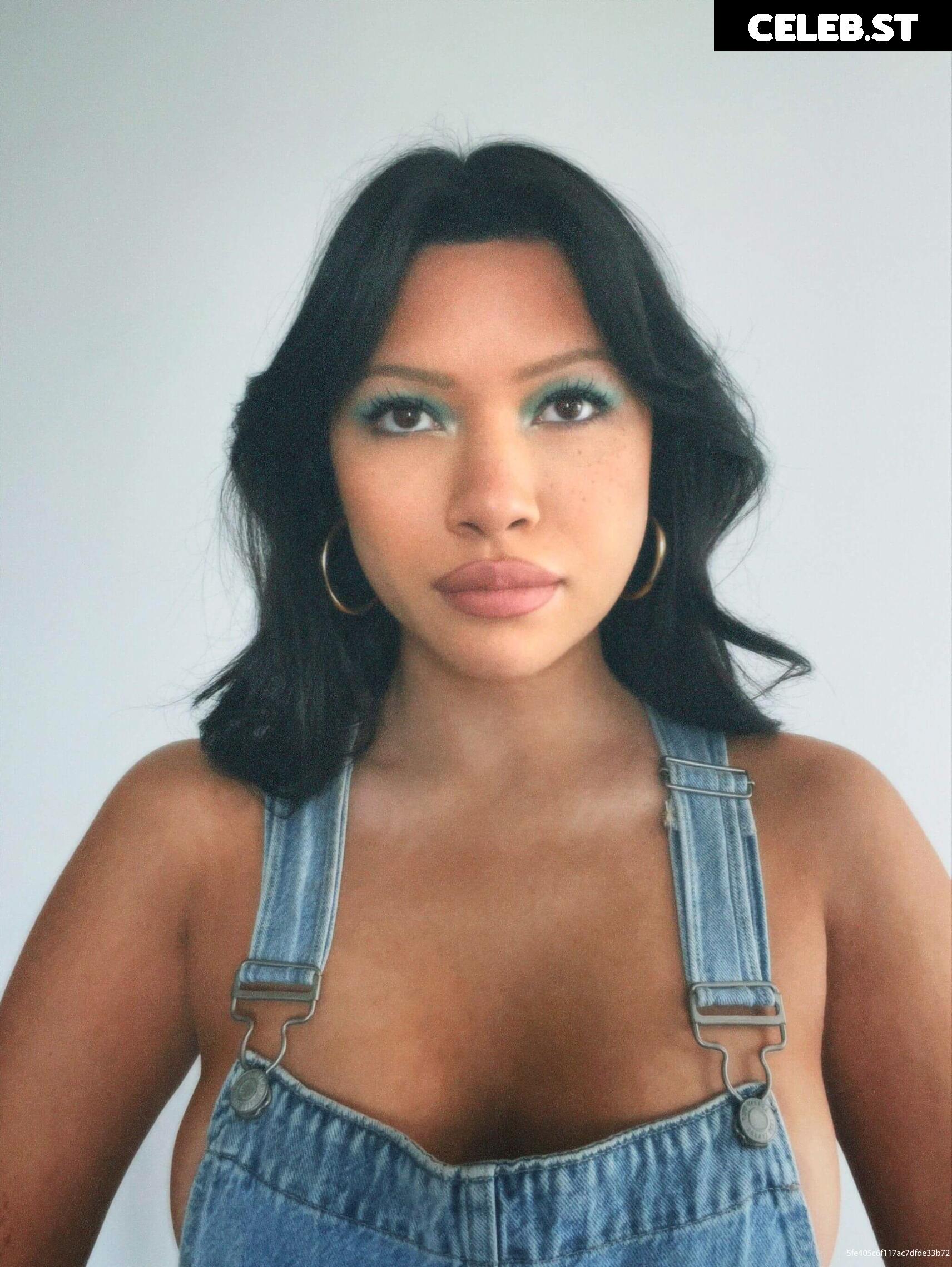 Julia Kelly Image 3565016