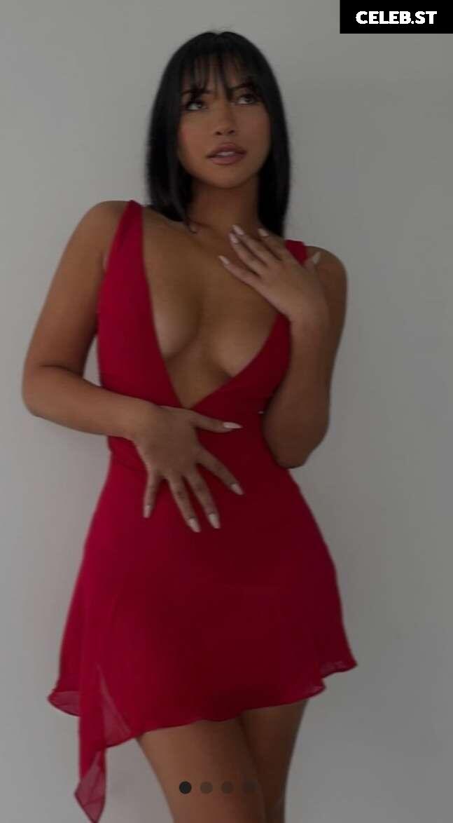 Julia Kelly Image 3565239