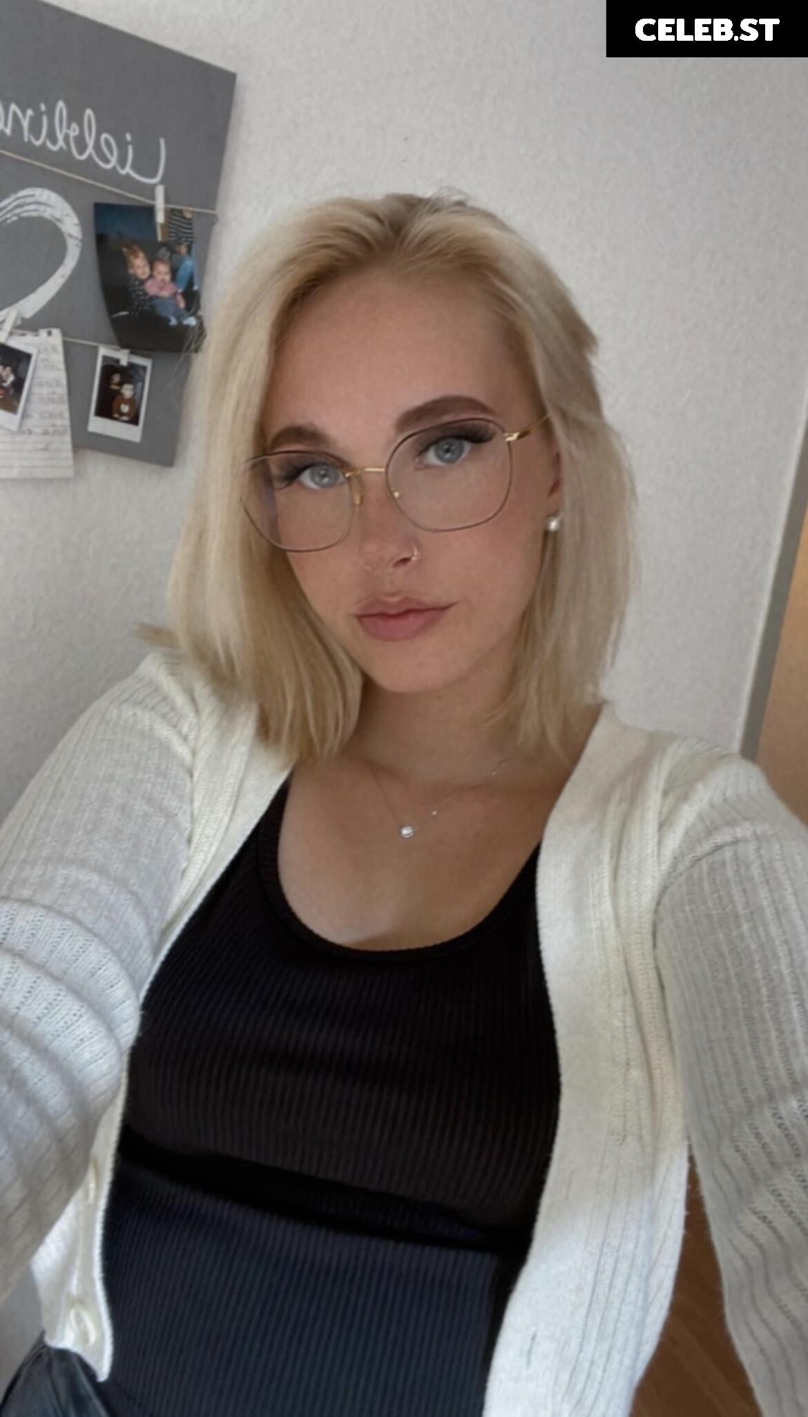 Shy Amateur Teen Image 356686