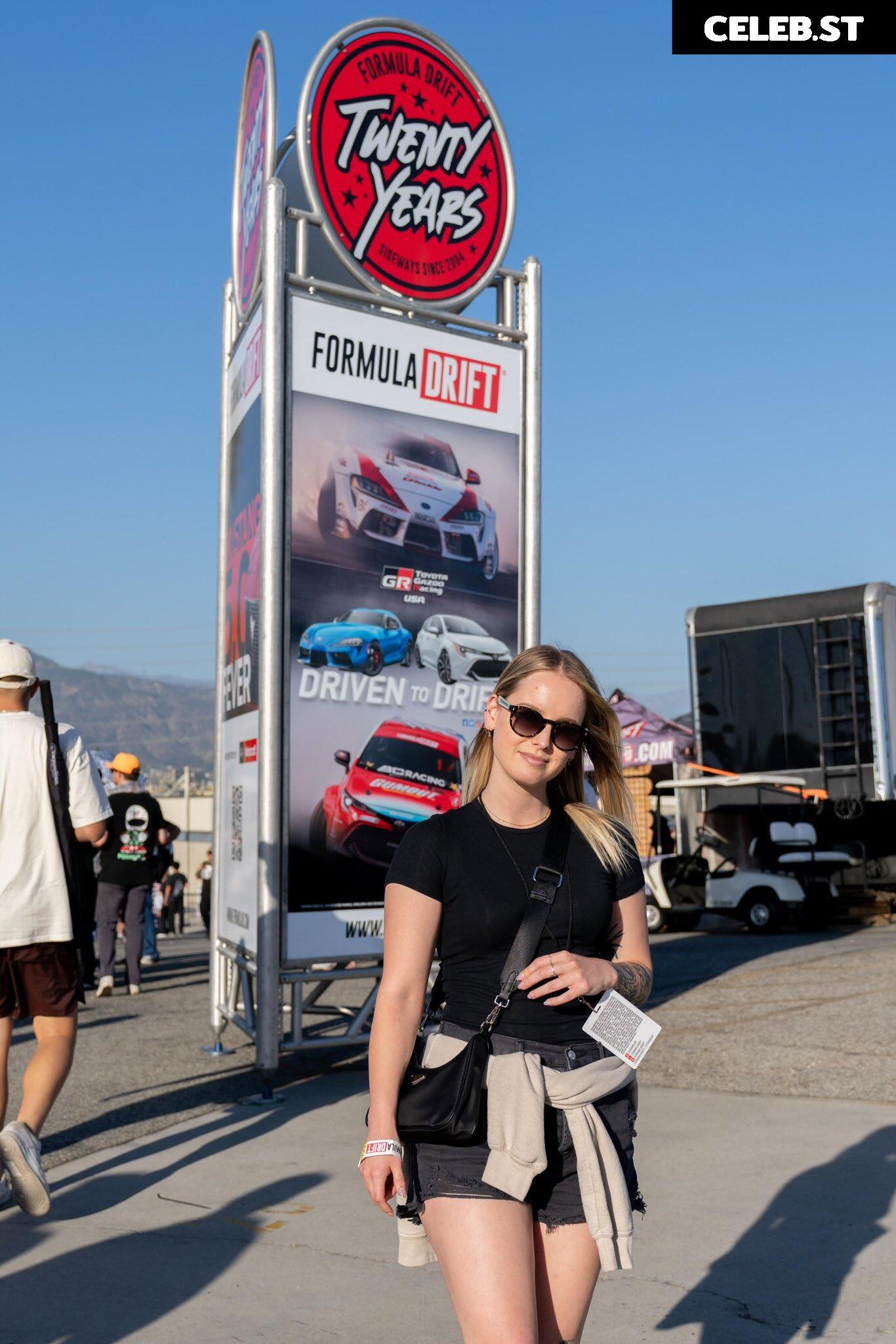 Sonja Reid aka OMGitsfirefoxx Image 3566835