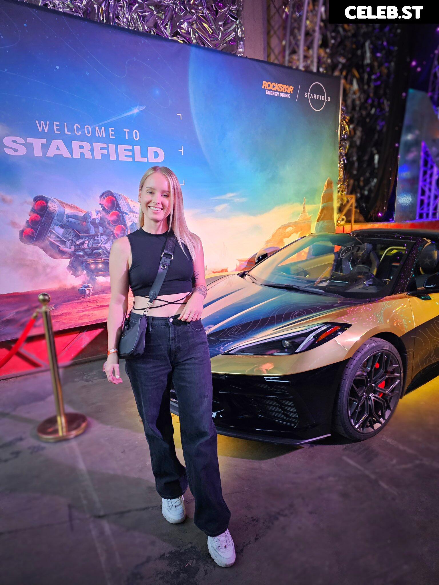 Sonja Reid aka OMGitsfirefoxx Image 3566591