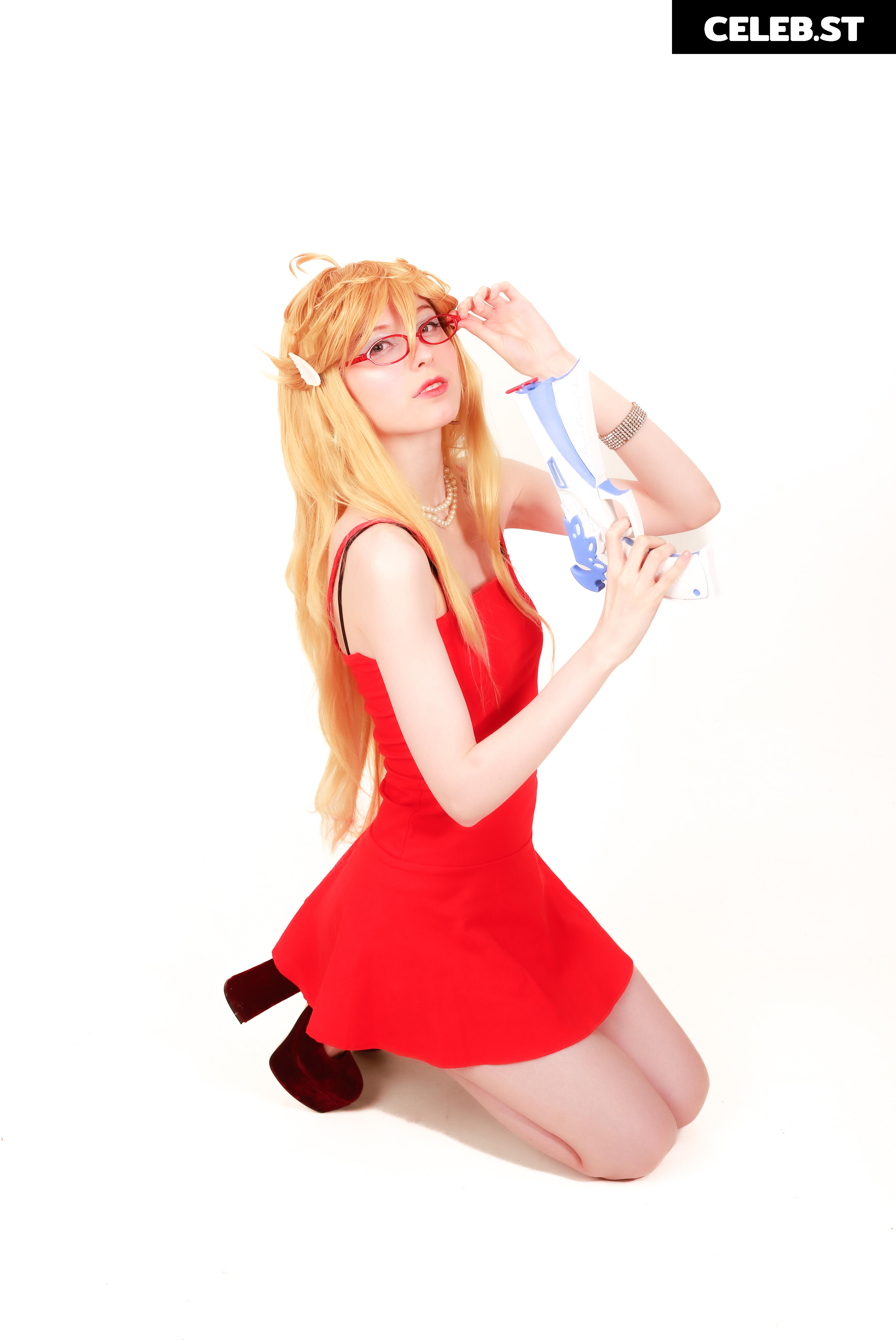 Kiki Glitter Cosplay Image 3566546