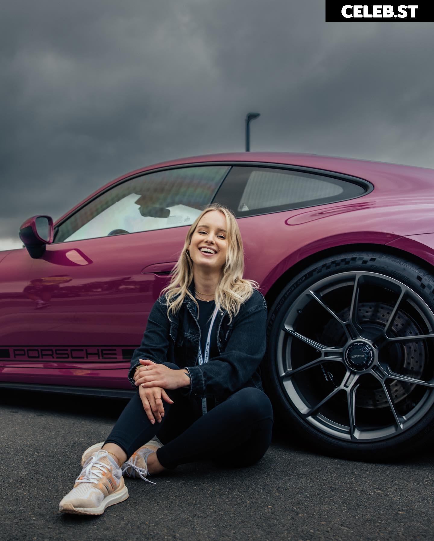 Sonja Reid aka OMGitsfirefoxx Image 3566224