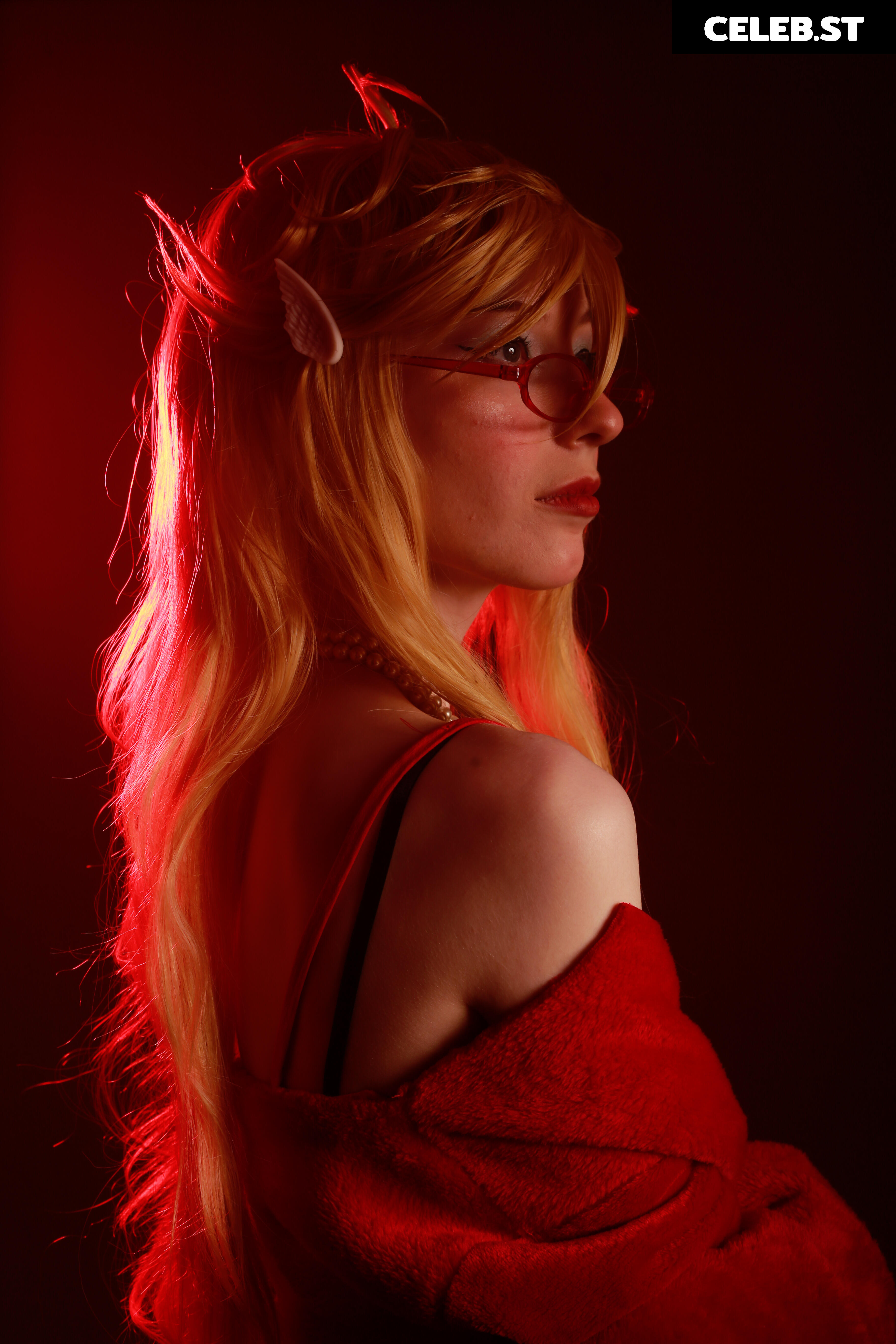 Kiki Glitter Cosplay Image 3567198