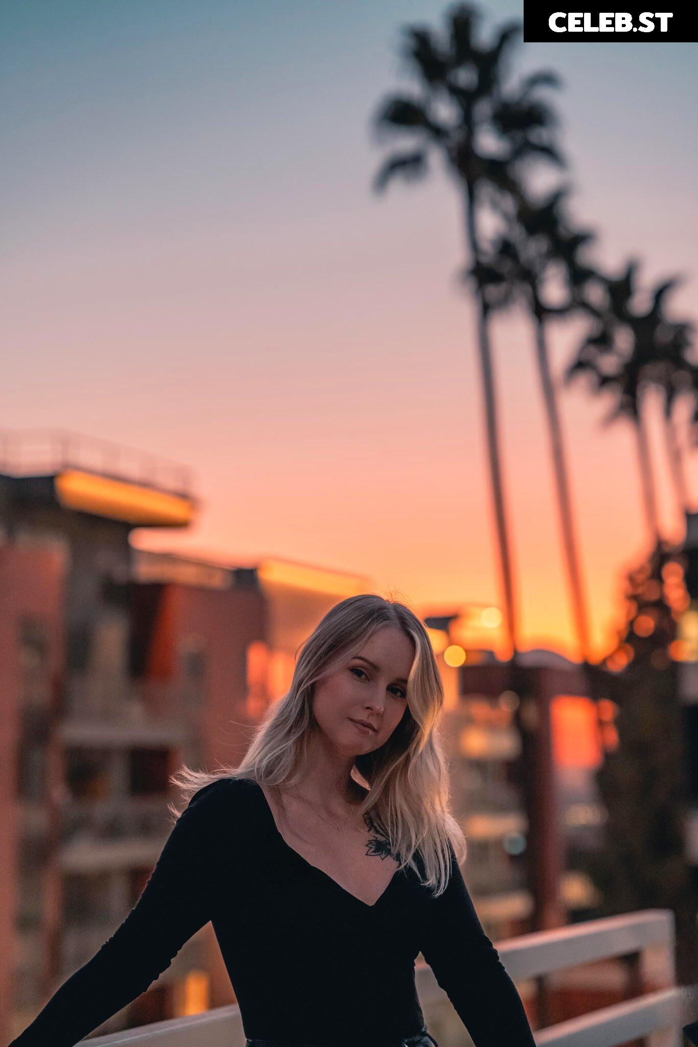 Sonja Reid aka OMGitsfirefoxx Image 3567393