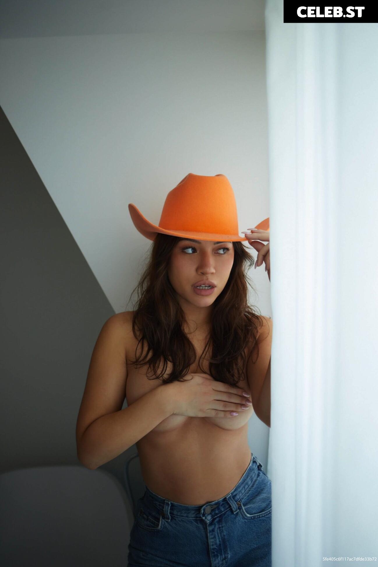 Julia Kelly Image 3567349