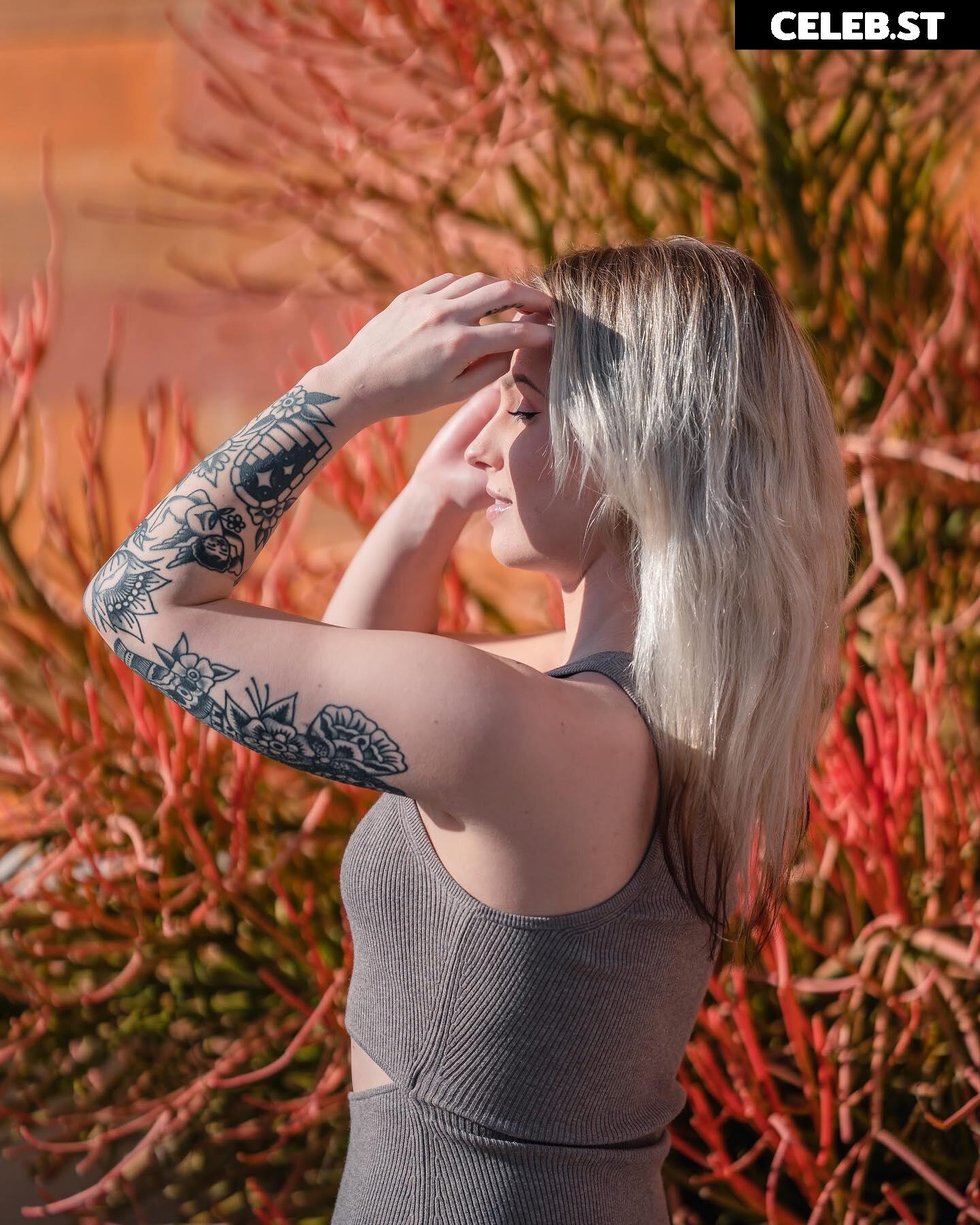 Sonja Reid aka OMGitsfirefoxx Image 3564122