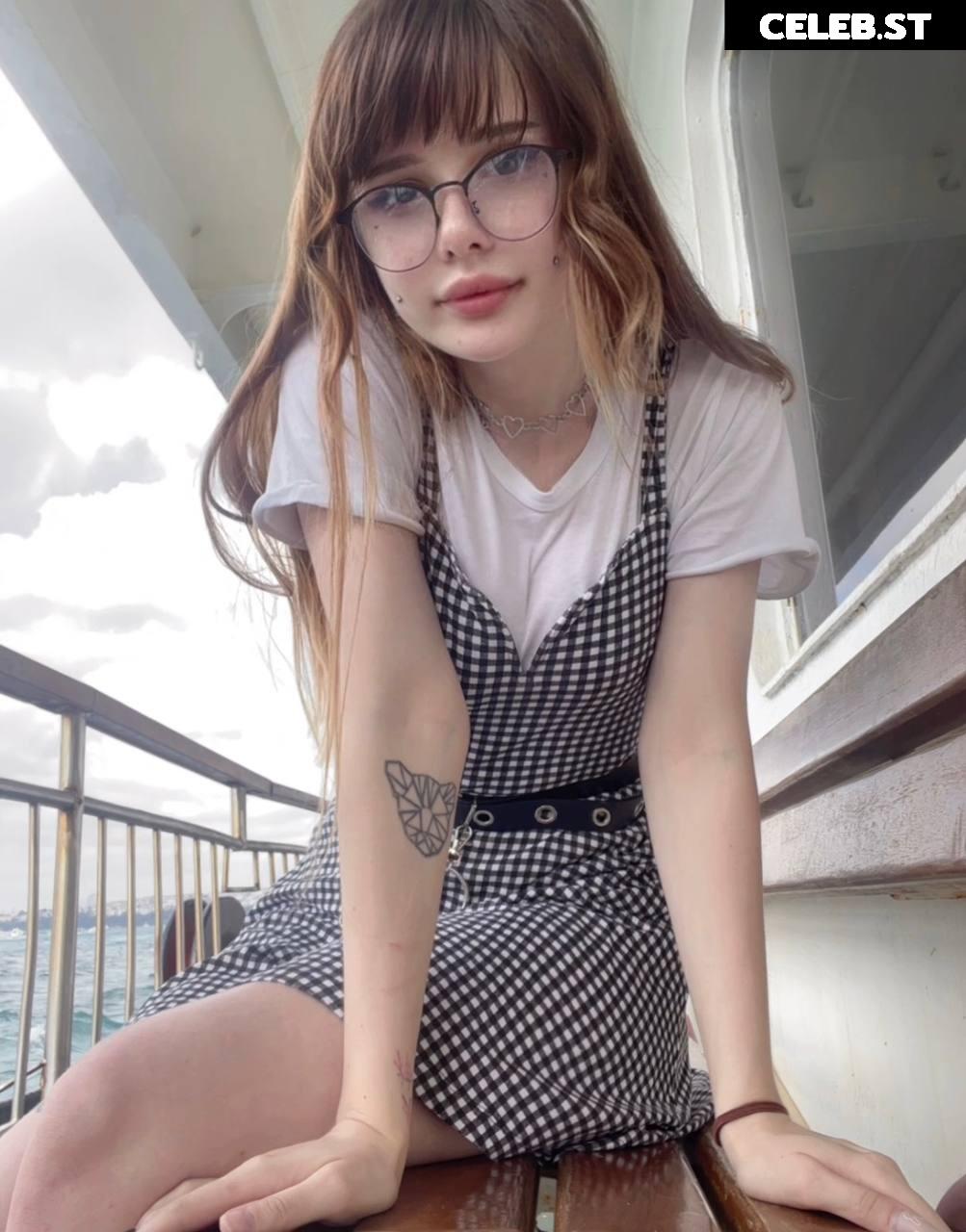 frauleinmilk / suisaiuwu Image 3564386