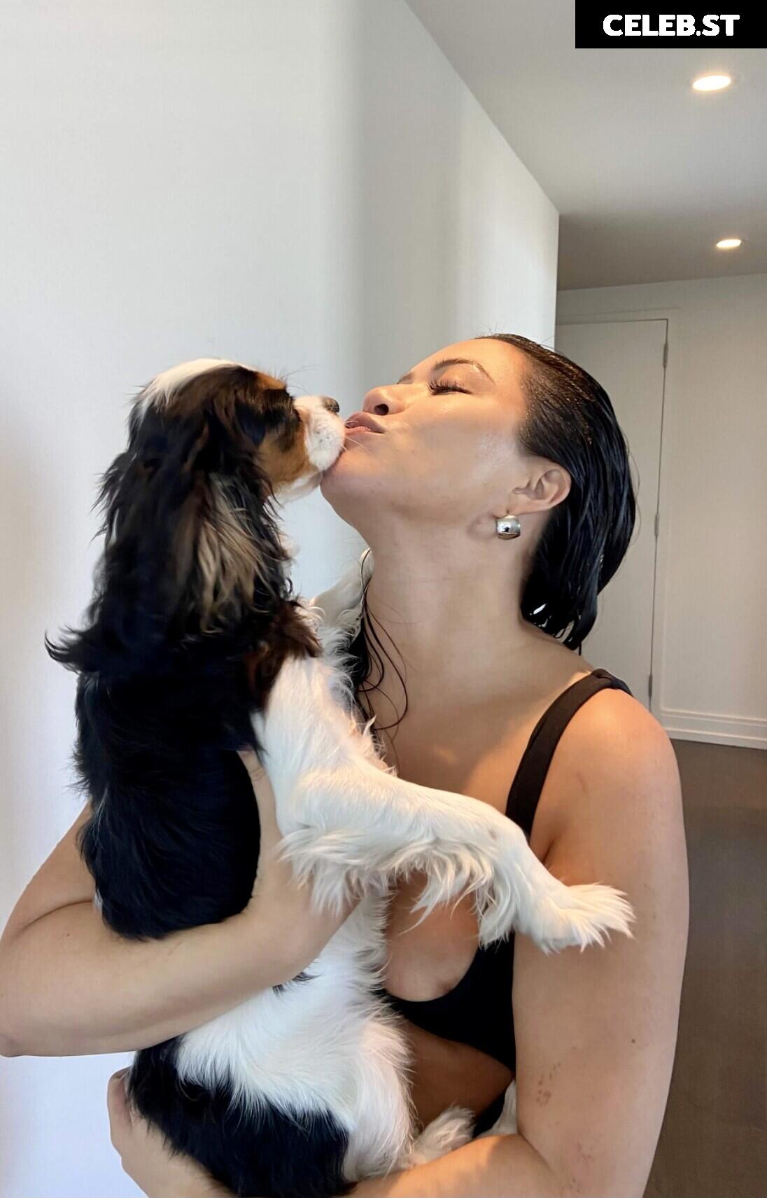 Julia Kelly Image 3564345