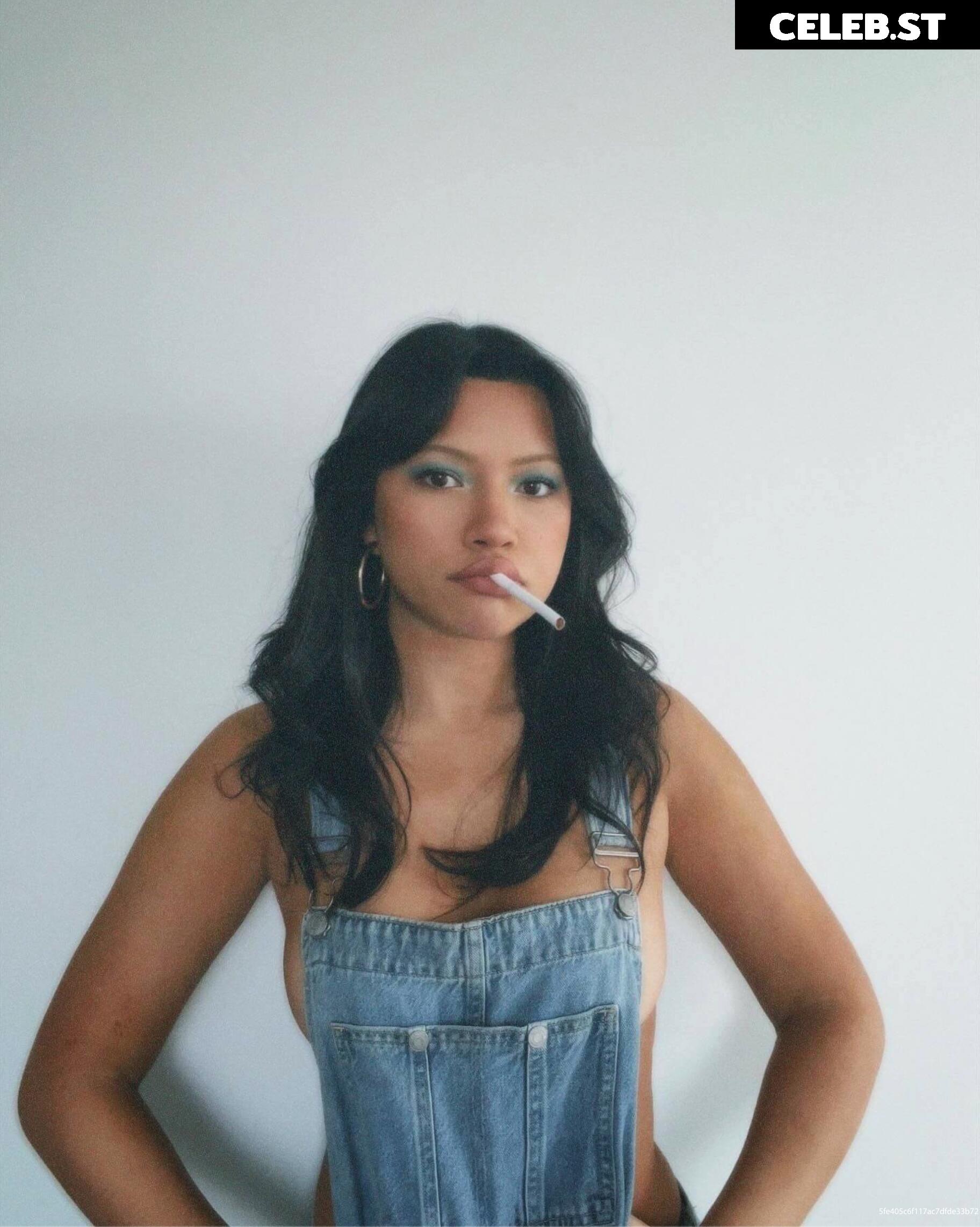 Julia Kelly Image 3564920