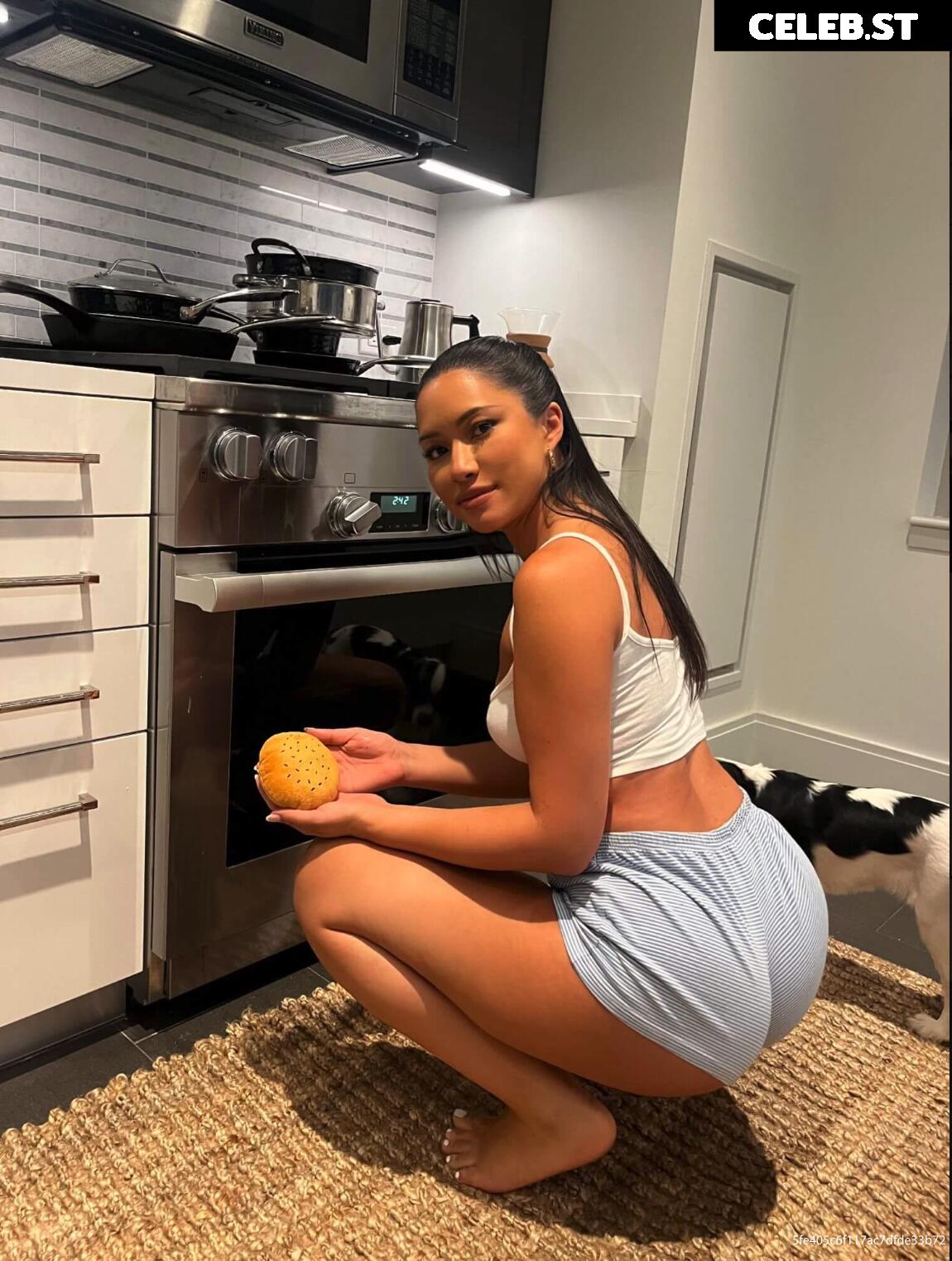 Julia Kelly Image 3561210