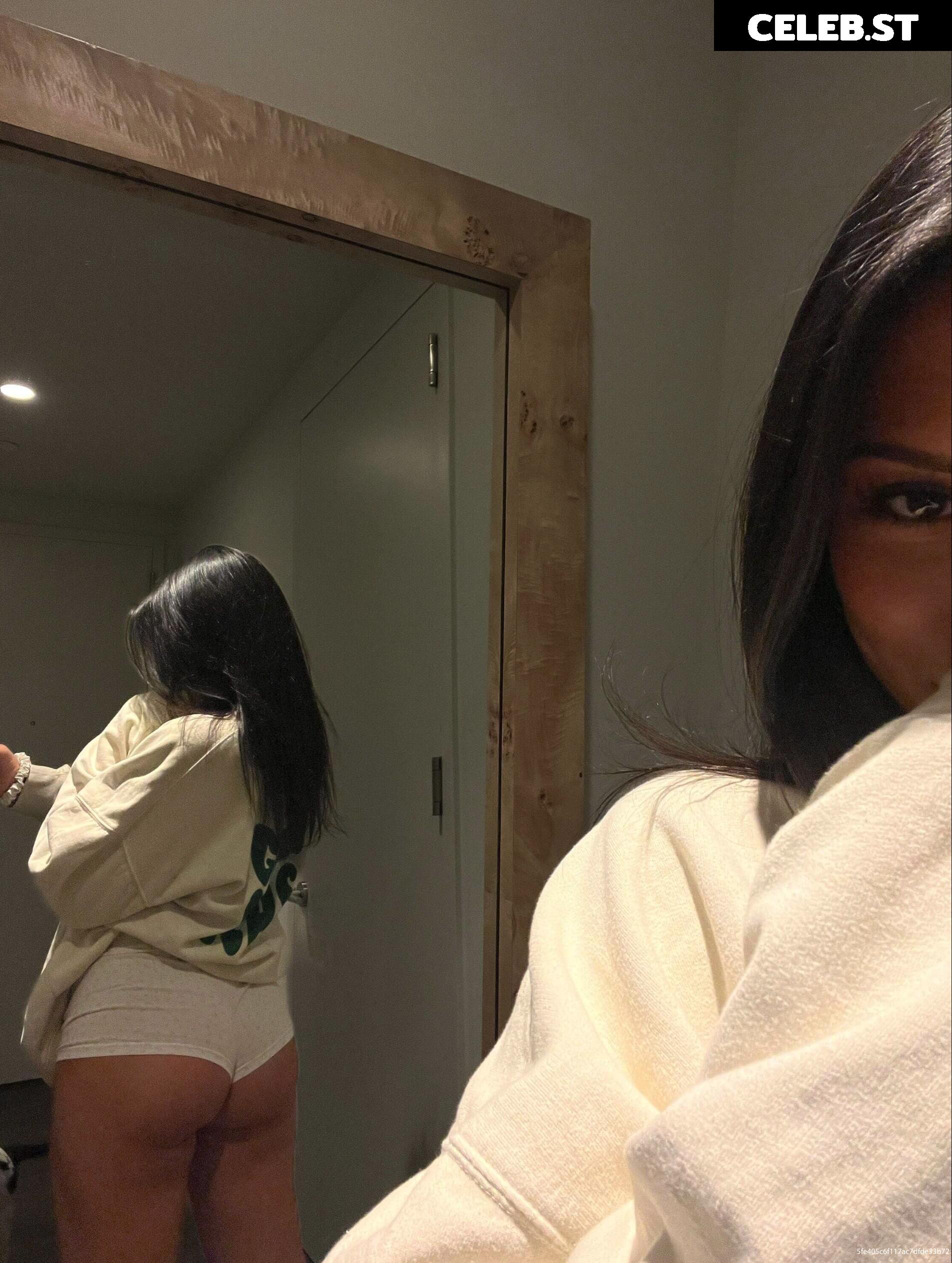 Julia Kelly Image 3562832