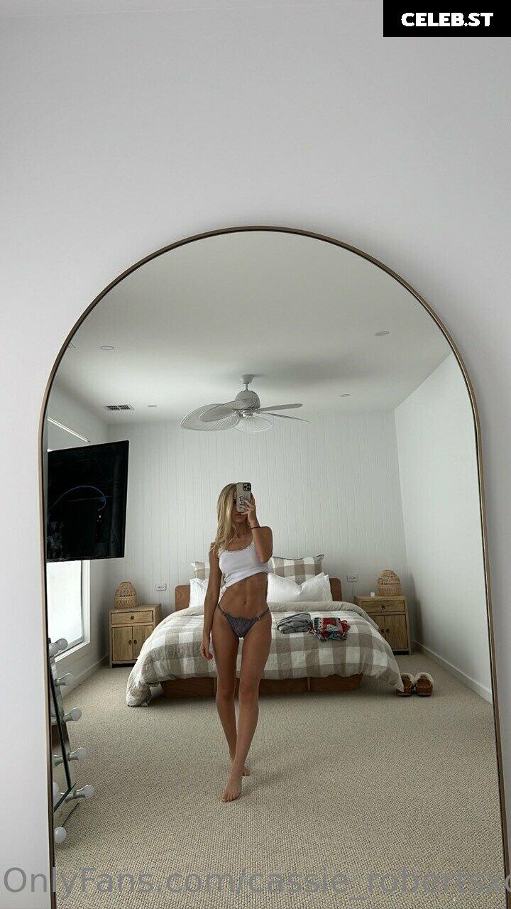 Cassie and Chloe Roberts Image 3562319