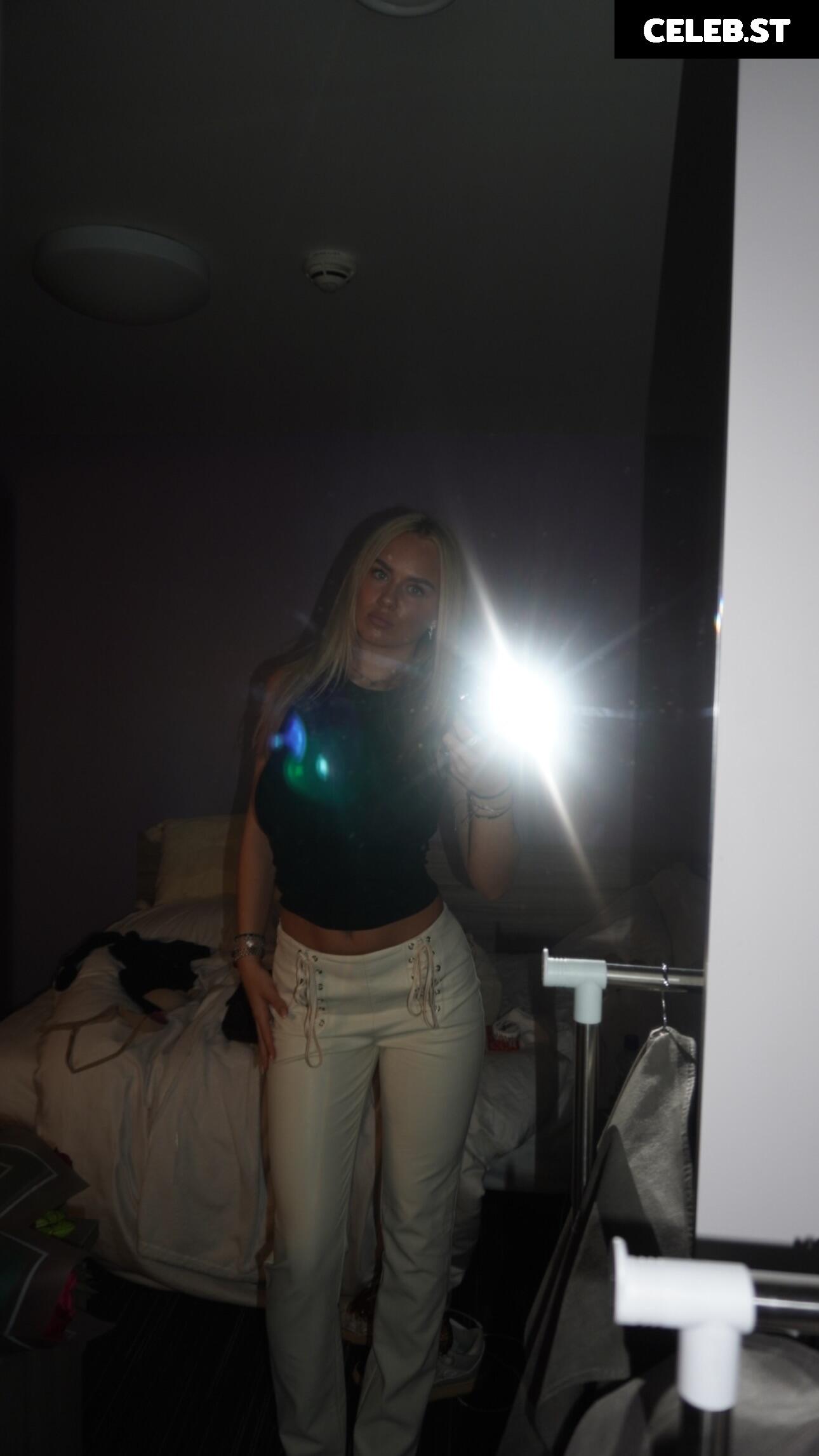 Gazygabz3 / Gabi.daviesx Image 3562287