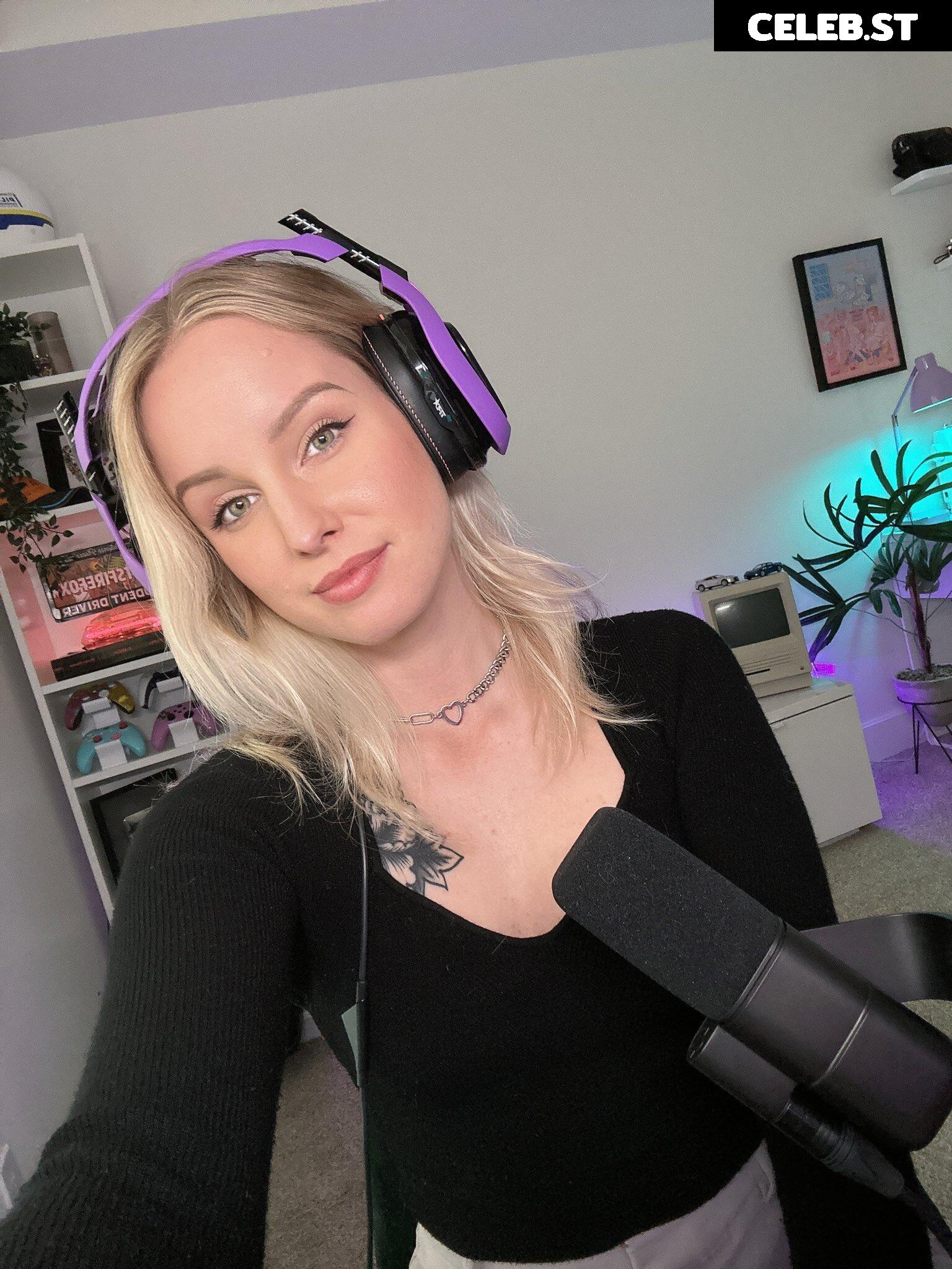 Sonja Reid aka OMGitsfirefoxx Image 3563833