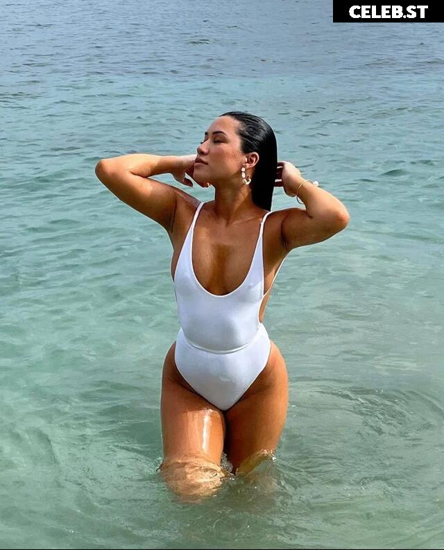 Julia Kelly Image 3560223