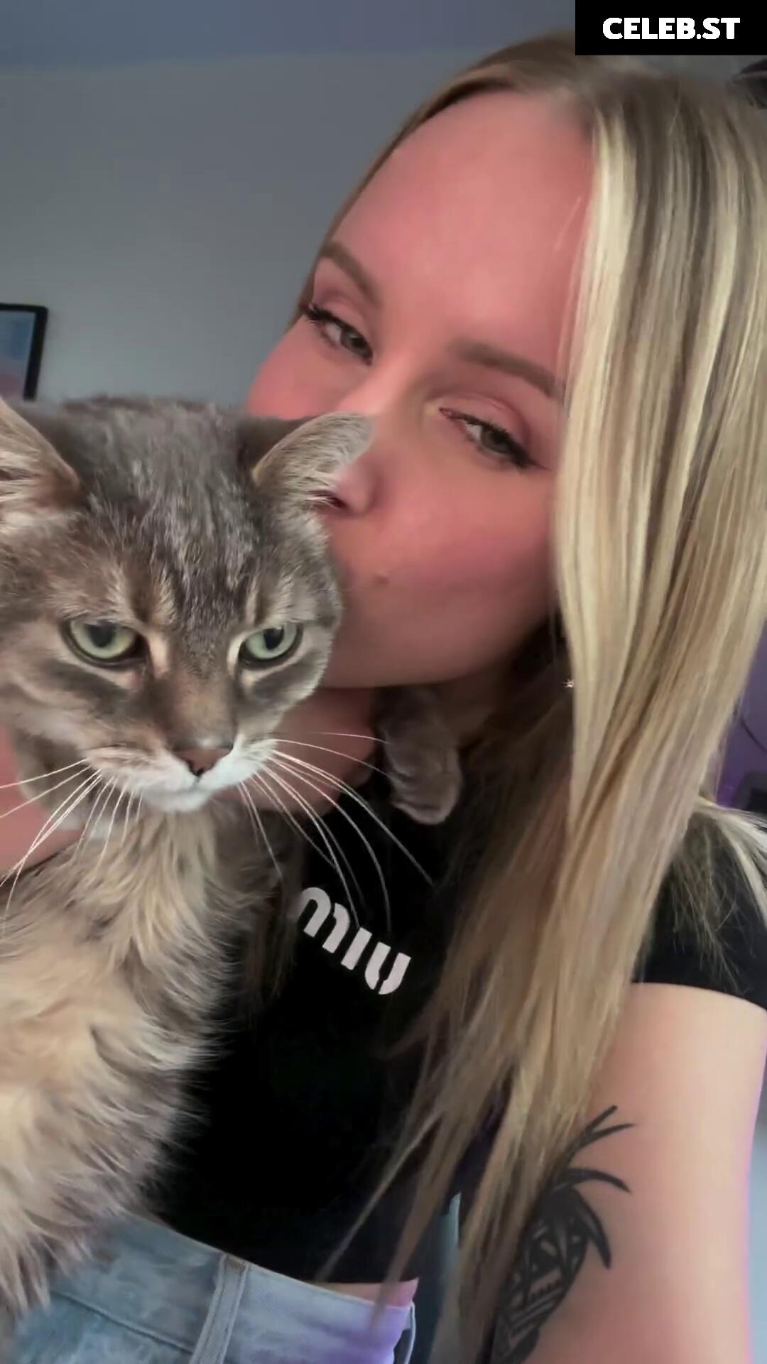 Sonja Reid aka OMGitsfirefoxx Image 3569857