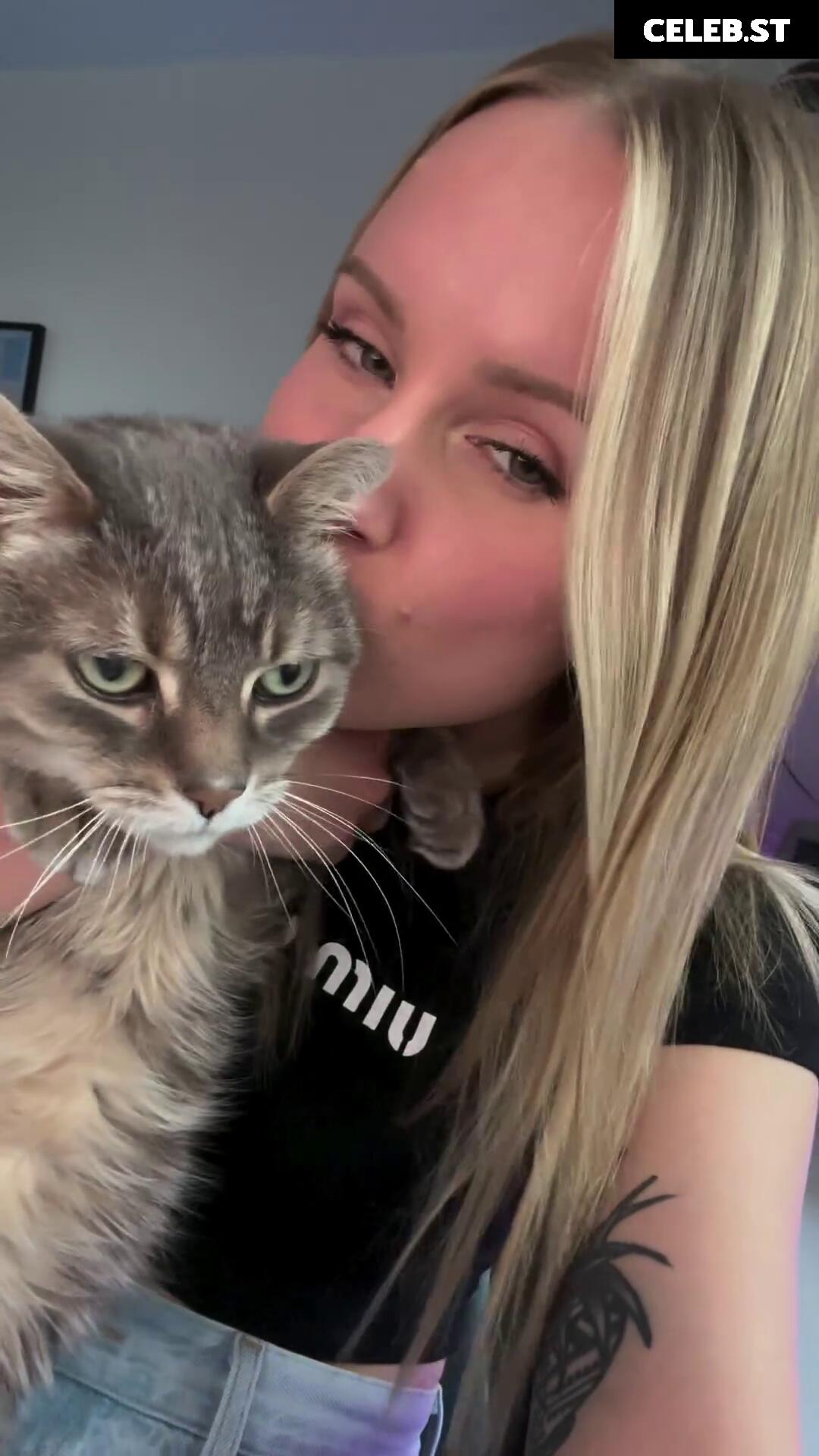 Sonja Reid aka OMGitsfirefoxx Image 3569840