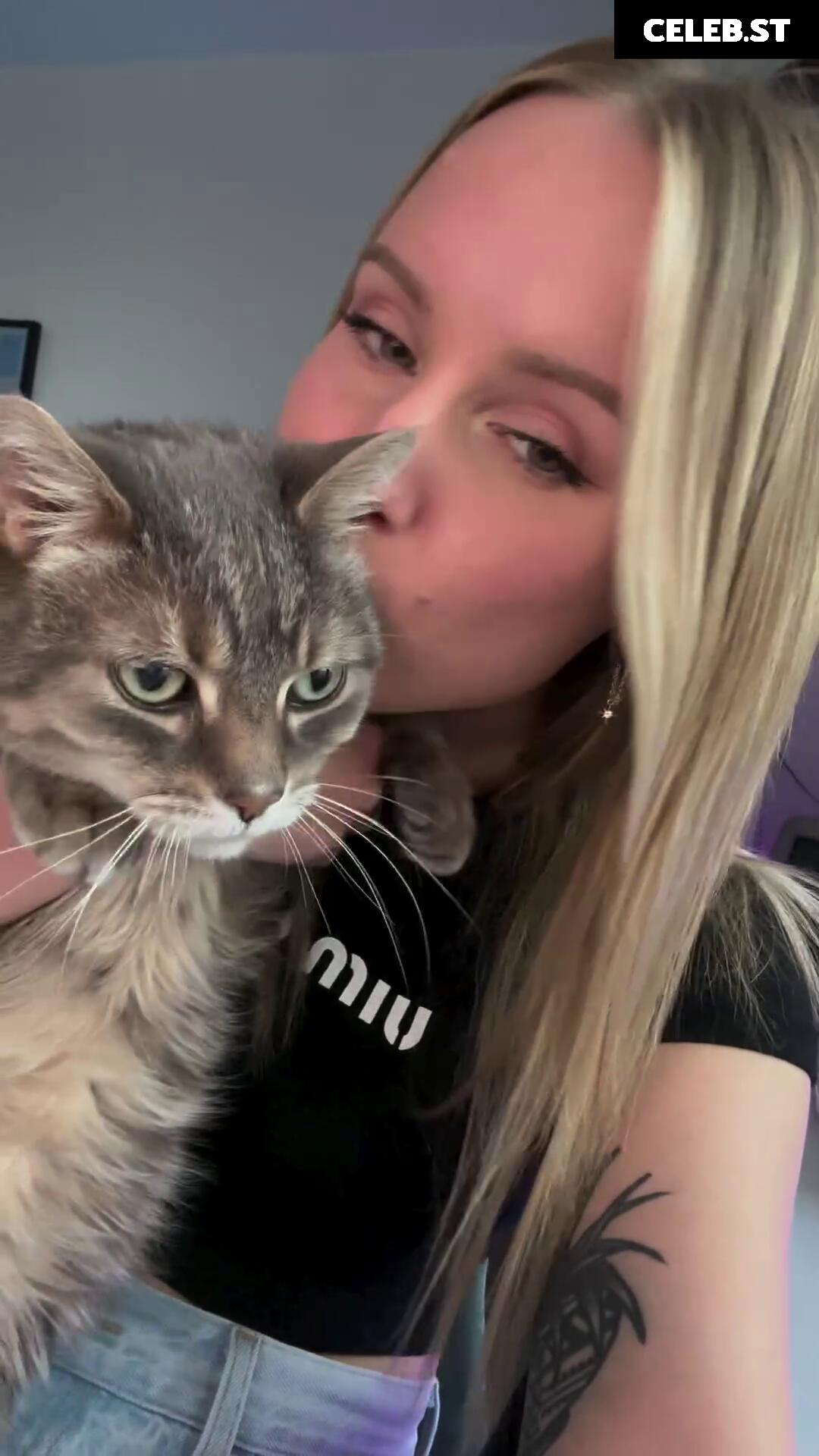 Sonja Reid aka OMGitsfirefoxx Image 3569819