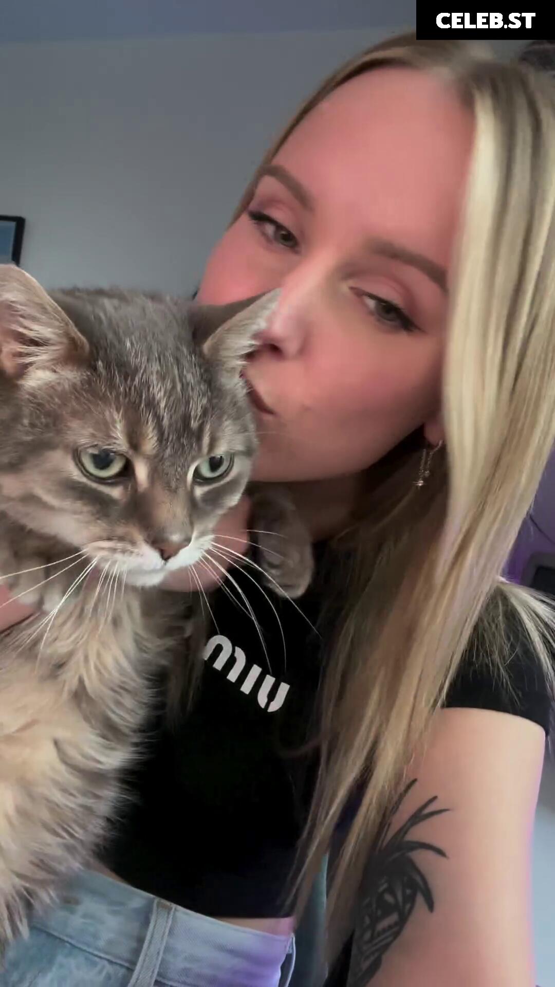 Sonja Reid aka OMGitsfirefoxx Image 3569799