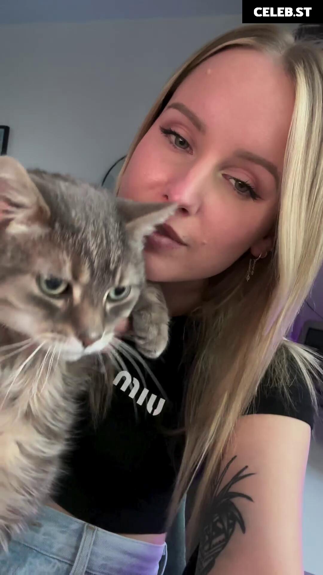 Sonja Reid aka OMGitsfirefoxx Image 3569742