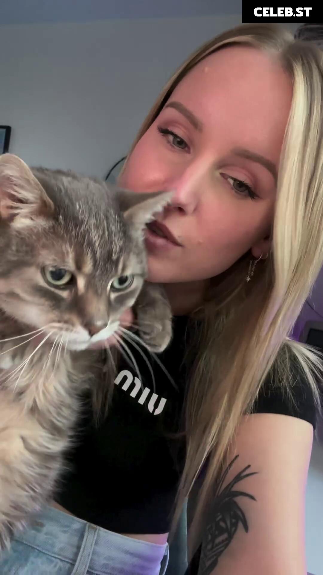 Sonja Reid aka OMGitsfirefoxx Image 3569779