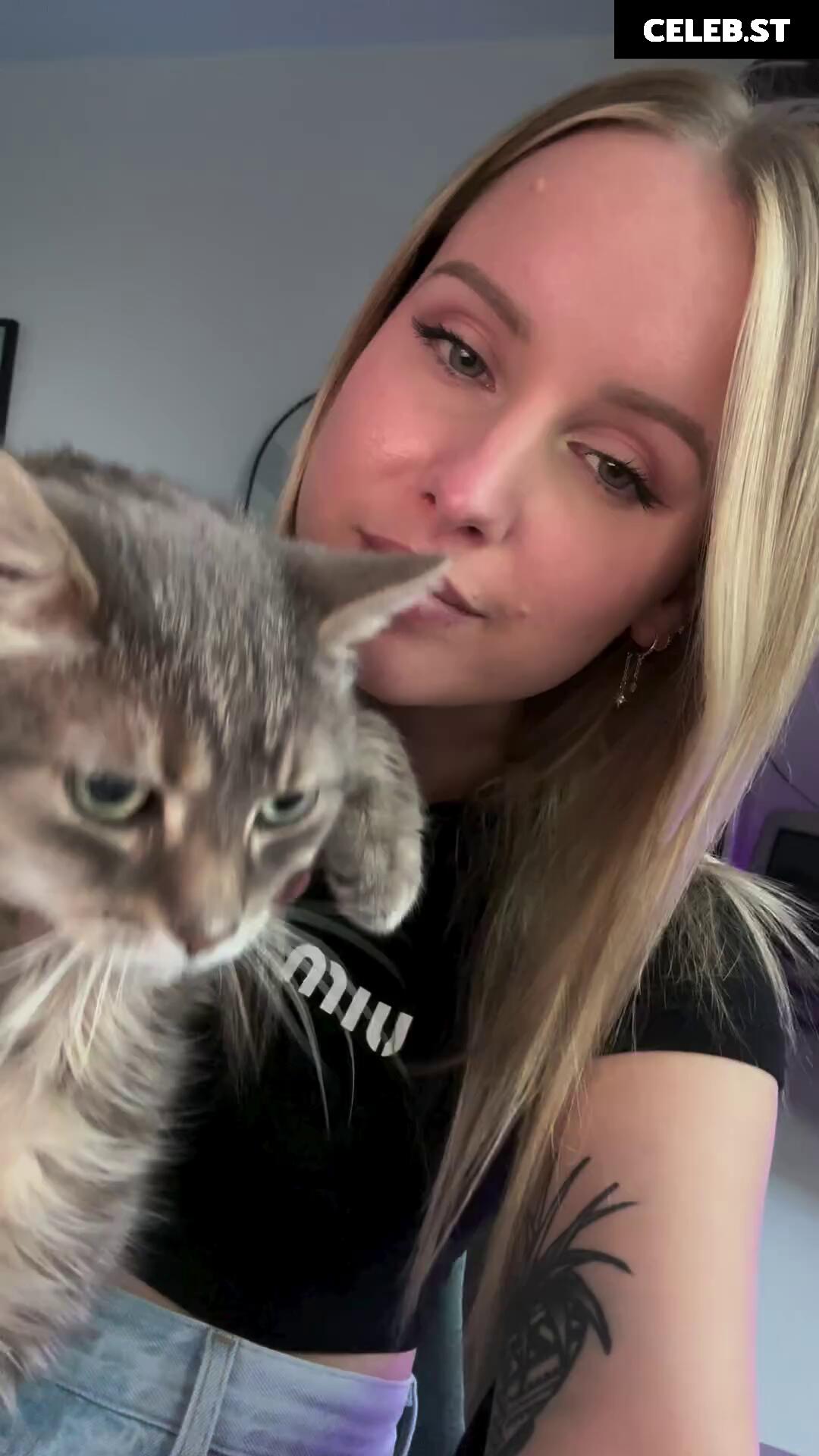 Sonja Reid aka OMGitsfirefoxx Image 3569727