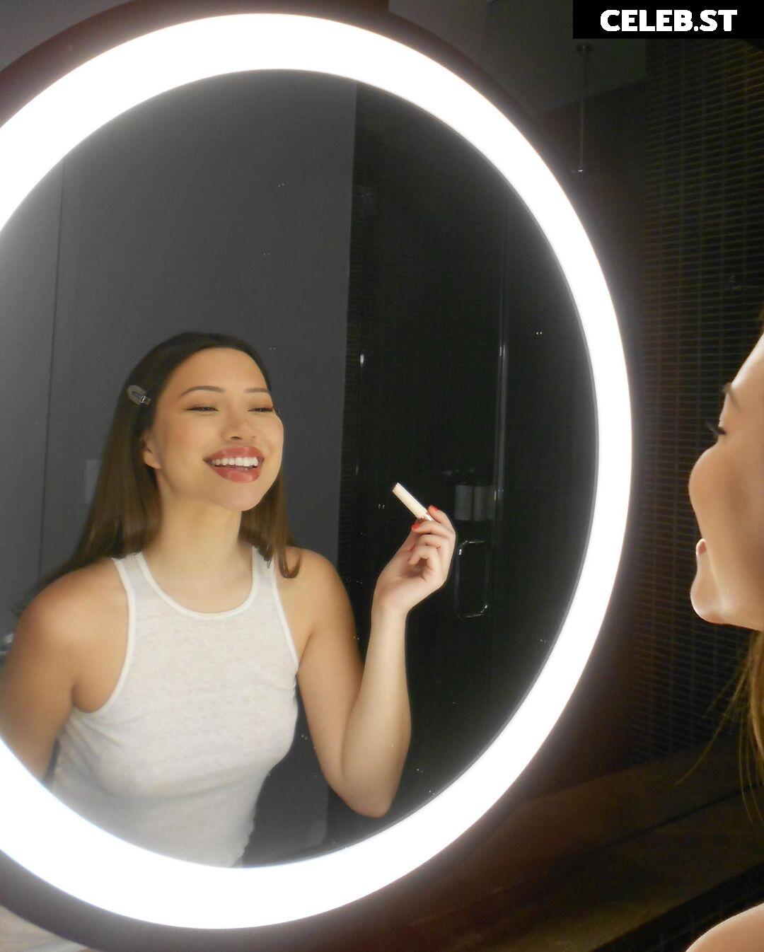 Julia Kelly Image 3569397