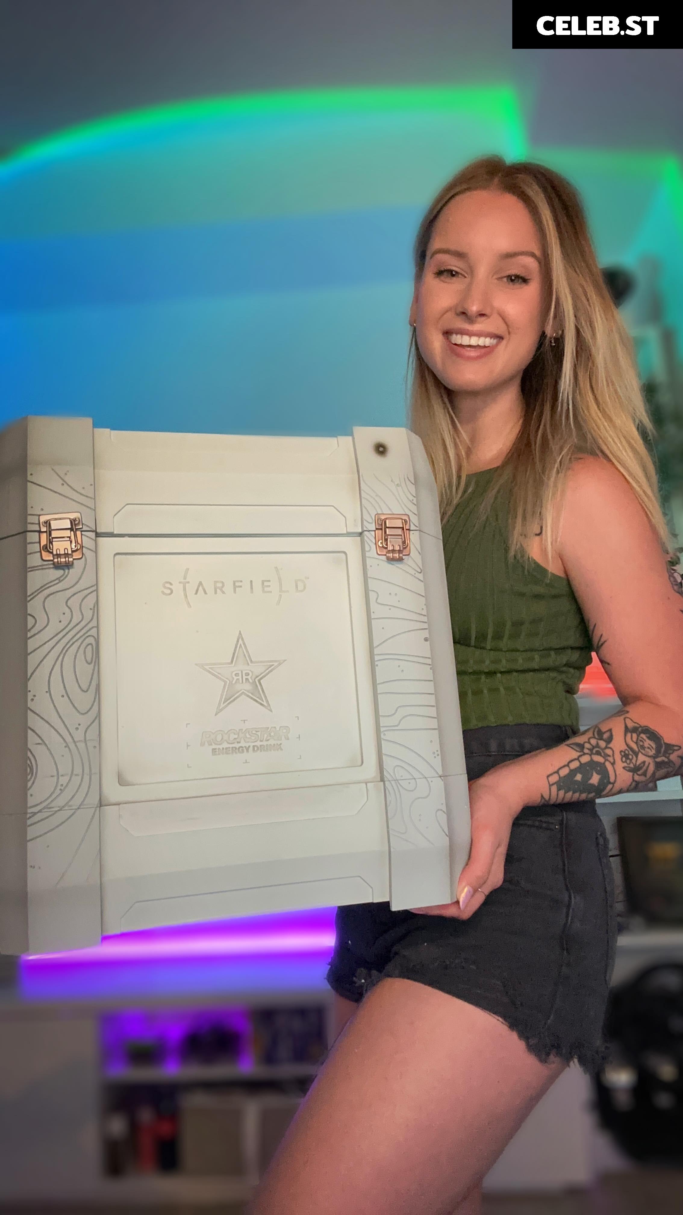 Sonja Reid aka OMGitsfirefoxx Image 3569307