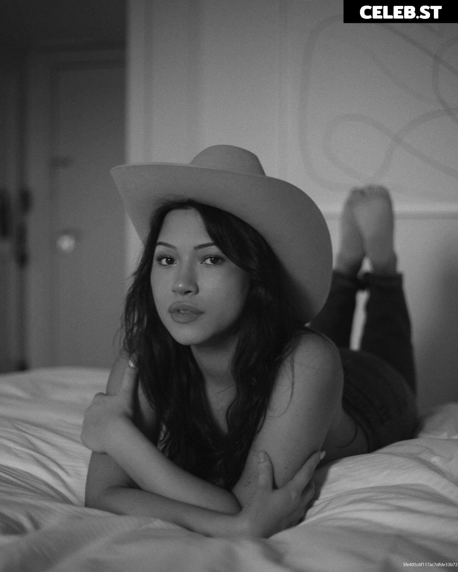 Julia Kelly Image 3568189