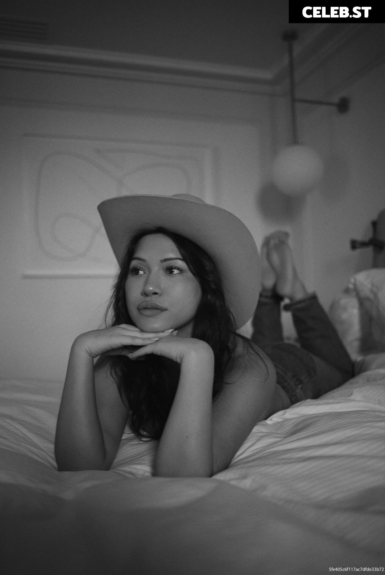 Julia Kelly Image 3568283