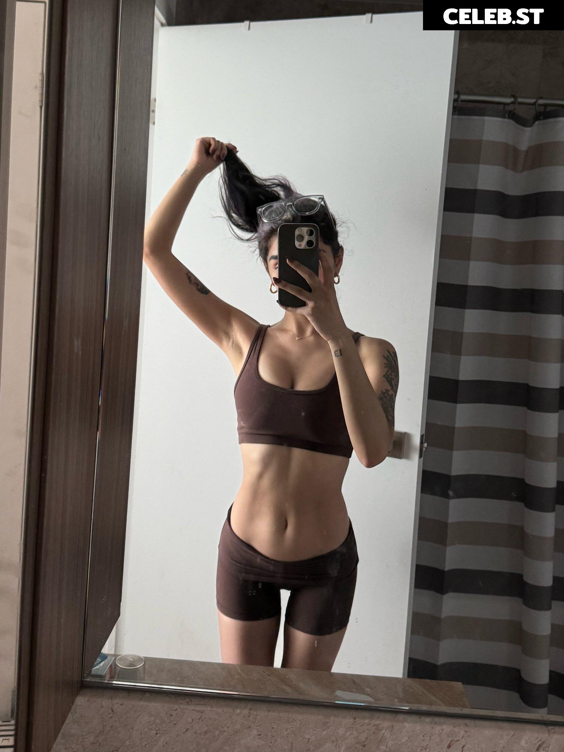 Saira Rose / sairaspooks Image 3555152