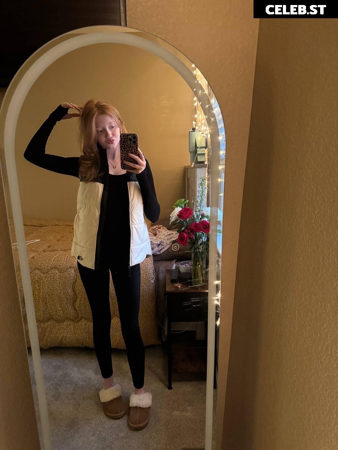 Makenna Kelly / Lifewithmak Image 3555297