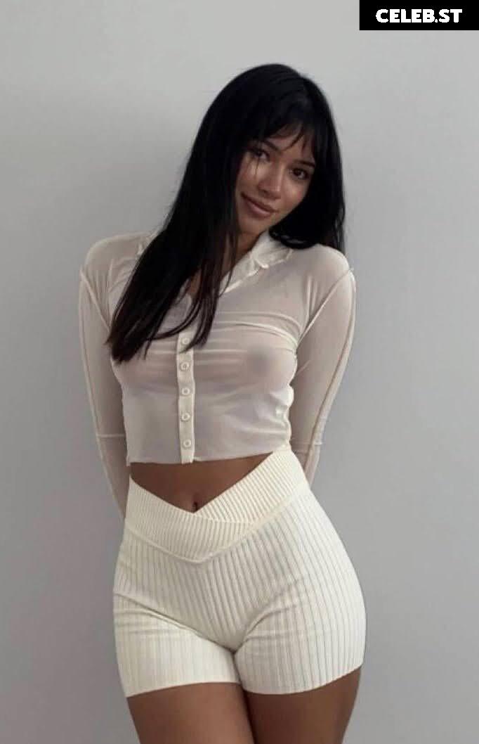 Julia Kelly Image 3555271