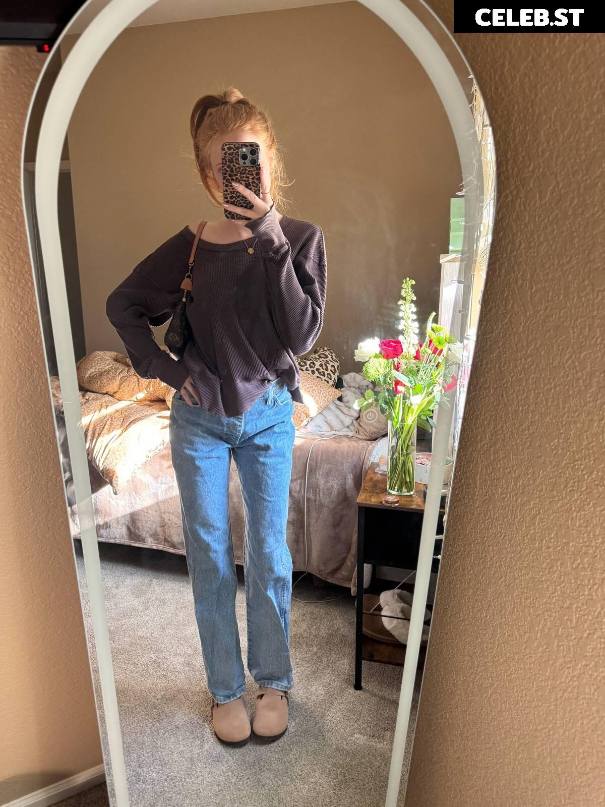Makenna Kelly / Lifewithmak Image 3555202