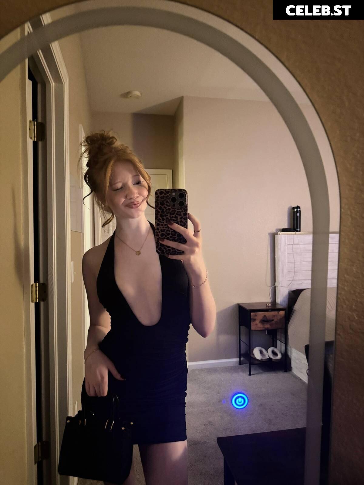 Makenna Kelly / Lifewithmak Image 3554469