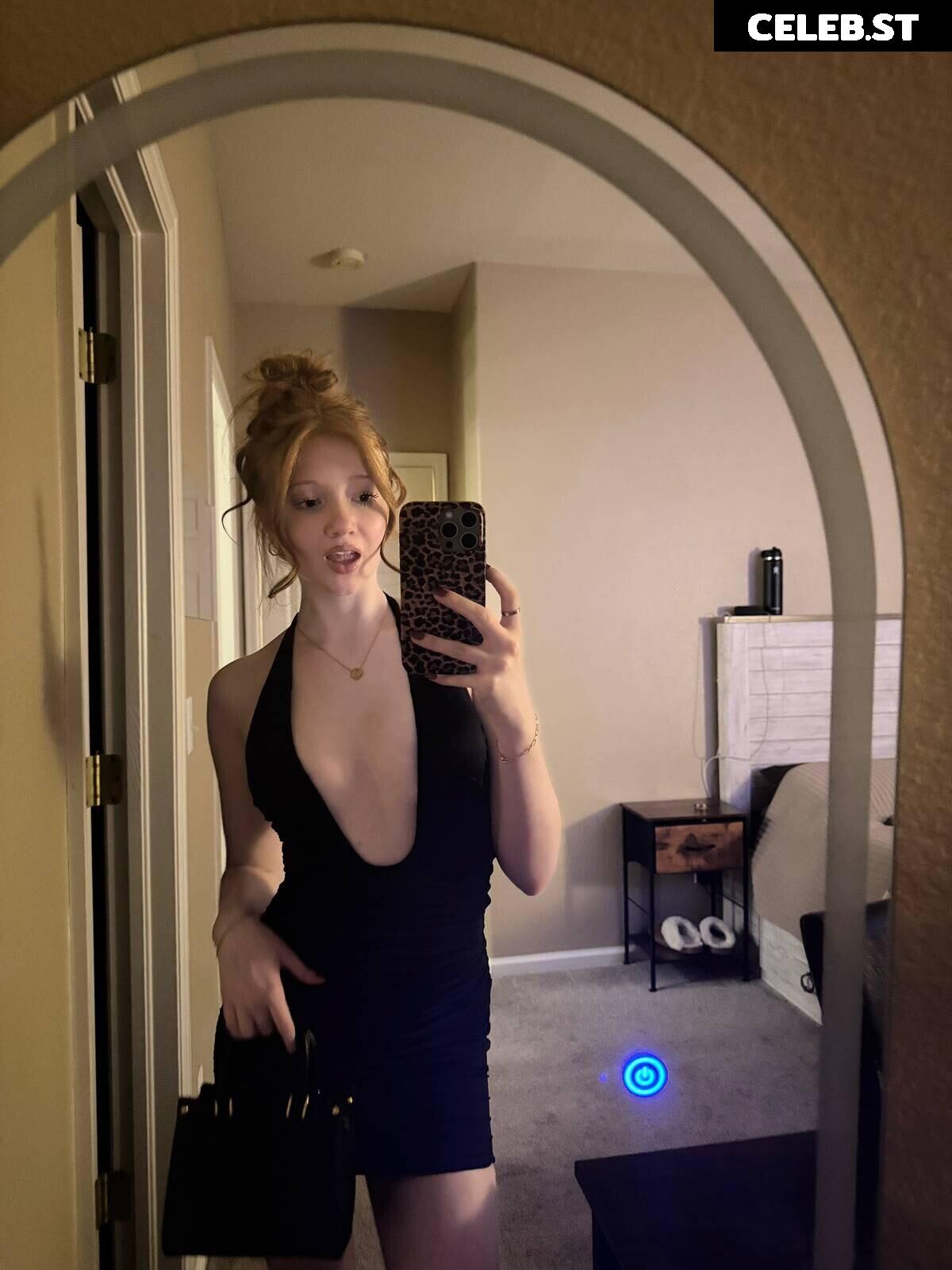 Makenna Kelly / Lifewithmak Image 3554420
