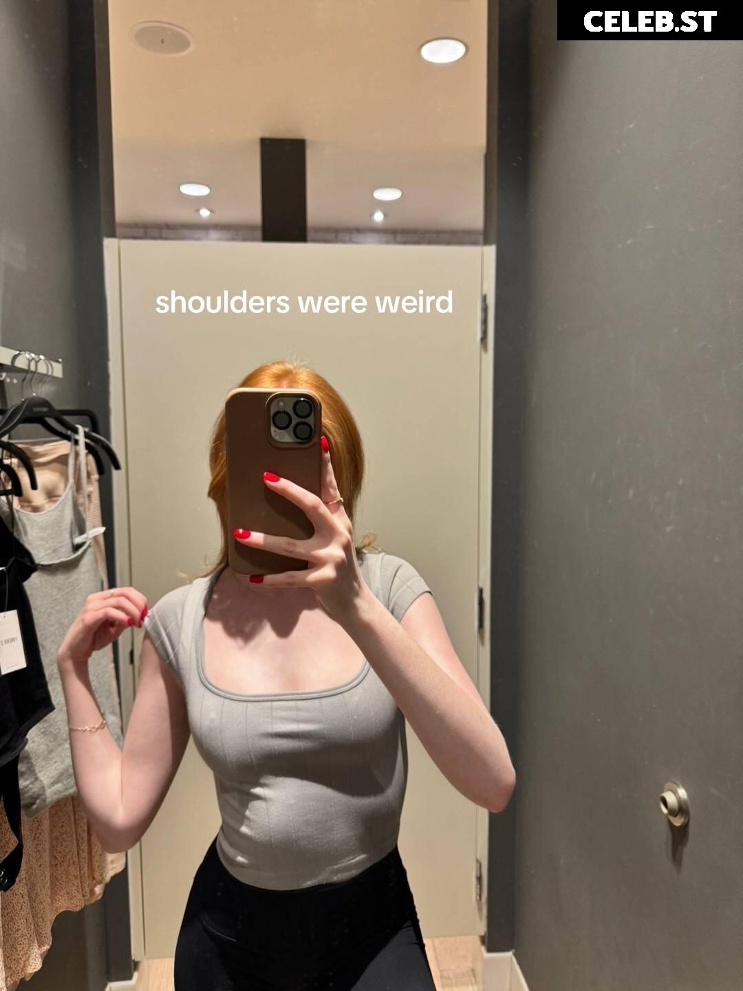 Makenna Kelly / Lifewithmak Image 3552704