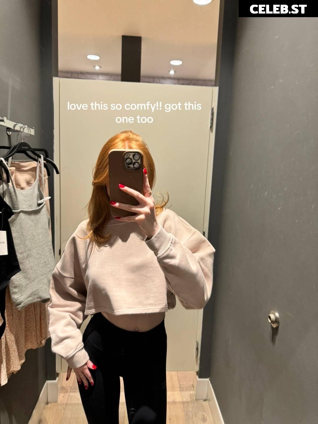 Makenna Kelly / Lifewithmak Image 3552696
