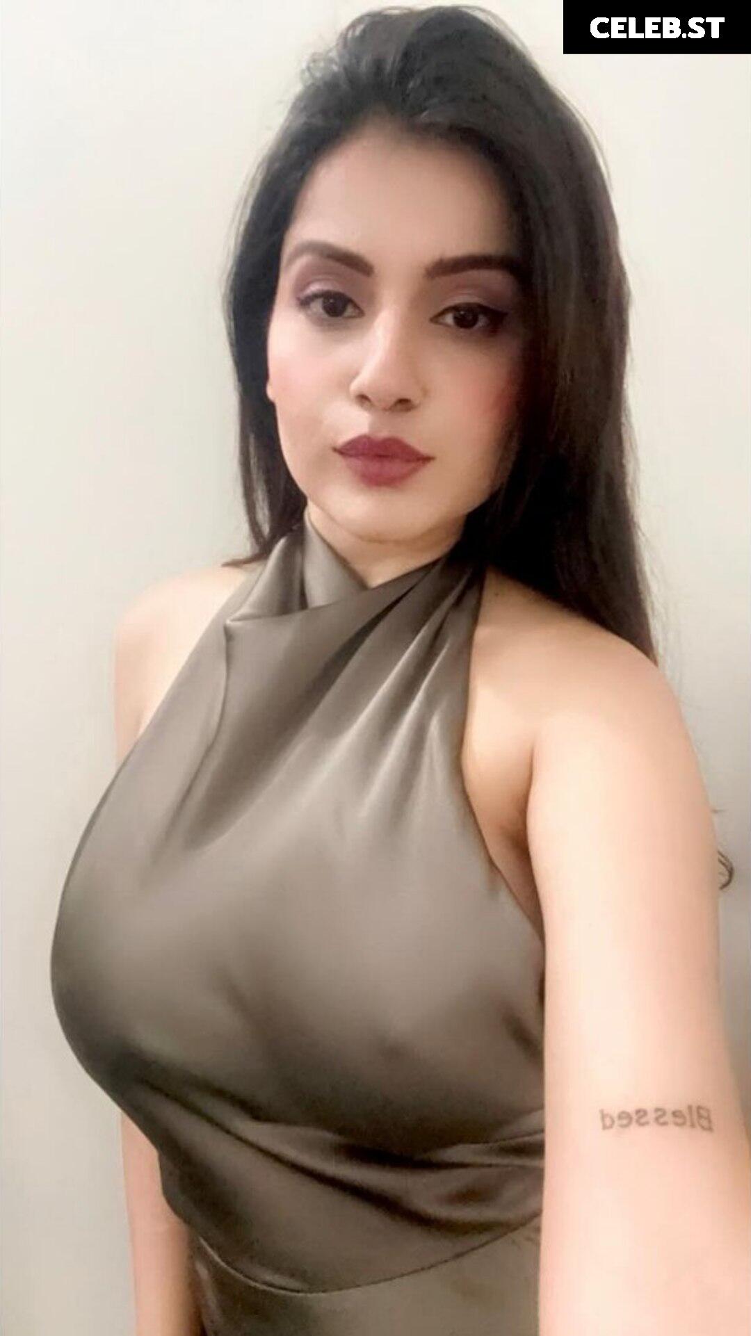 Nidhi Chaudhary Image 3552910