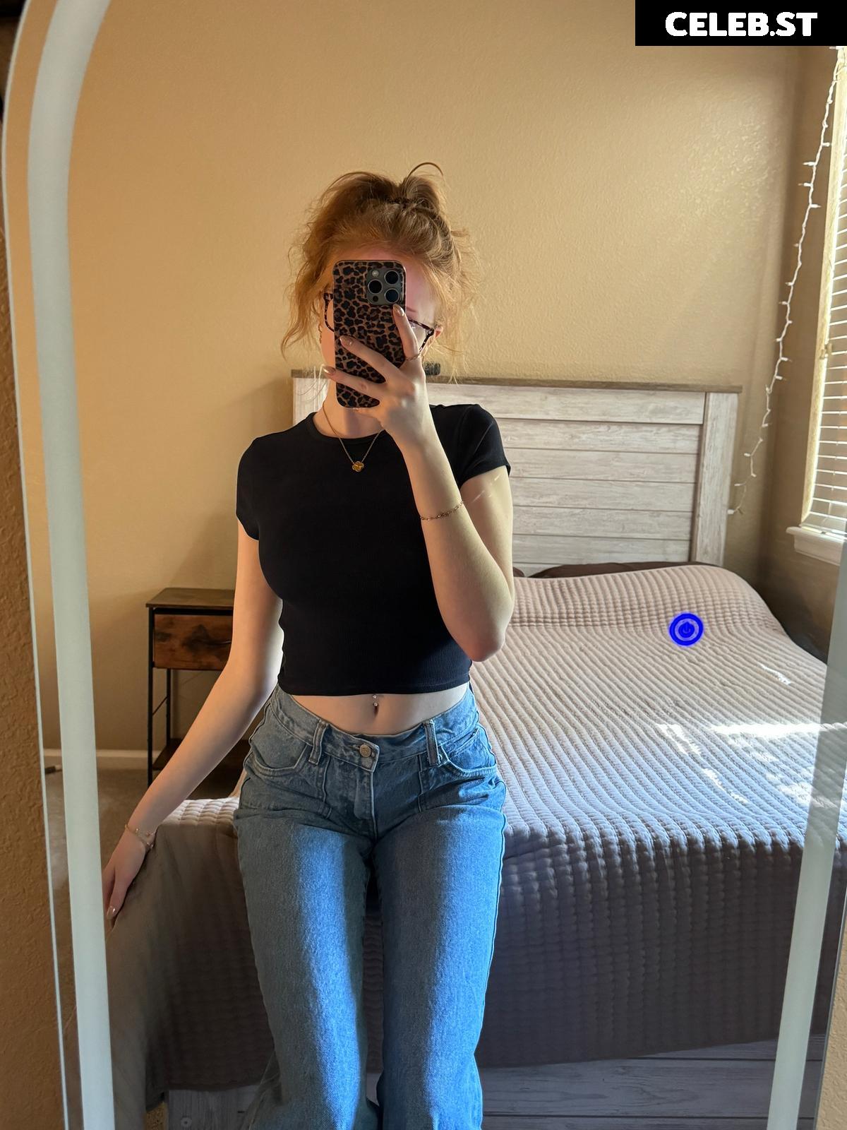 Makenna Kelly / Lifewithmak Image 3553573