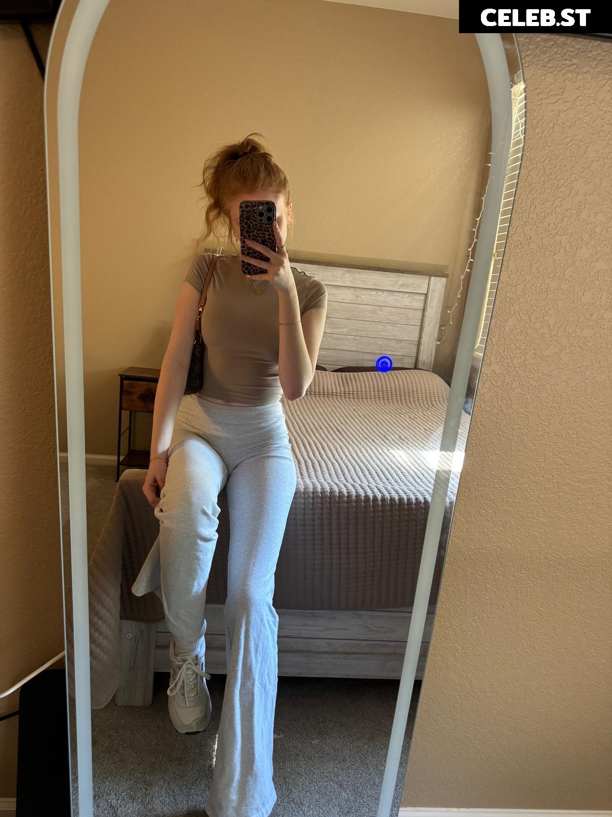 Makenna Kelly / Lifewithmak Image 3553458