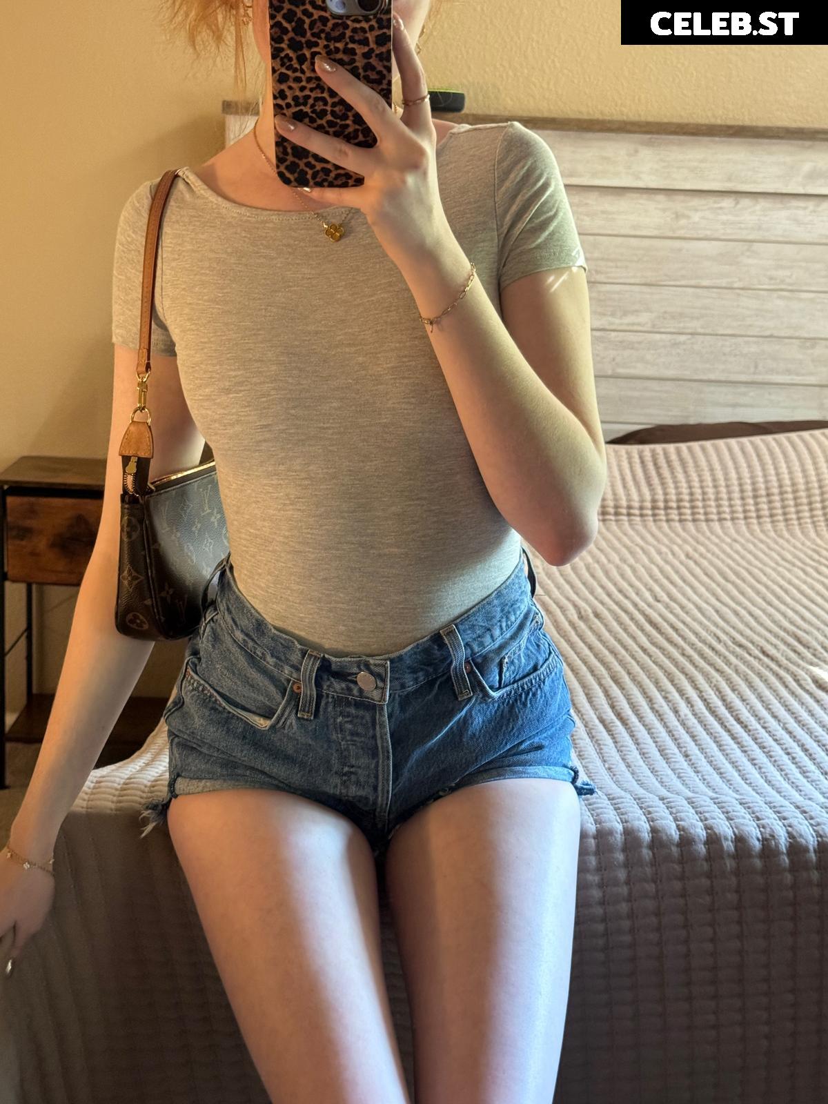 Makenna Kelly / Lifewithmak Image 3553448