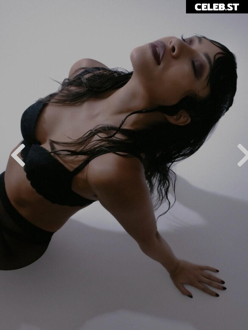 Julia Kelly Image 3553906