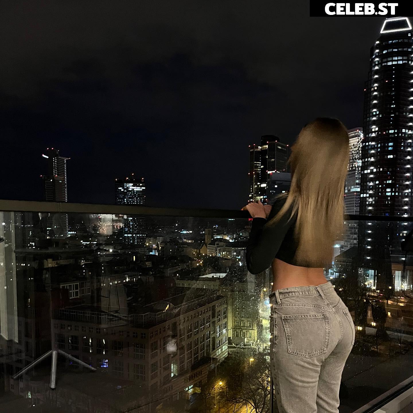 lara_giorr Image 3550780