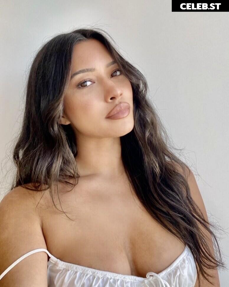 Julia Kelly Image 3559338