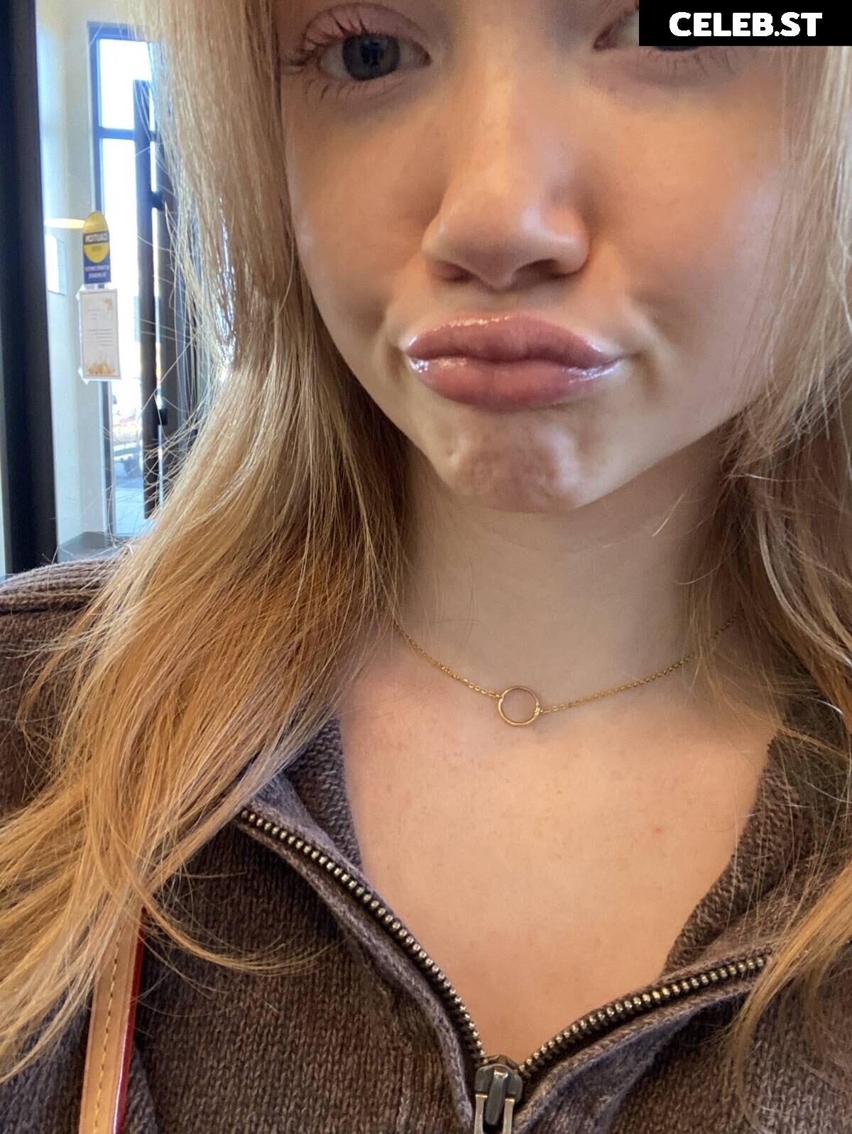 Makenna Kelly / Lifewithmak Image 3546043