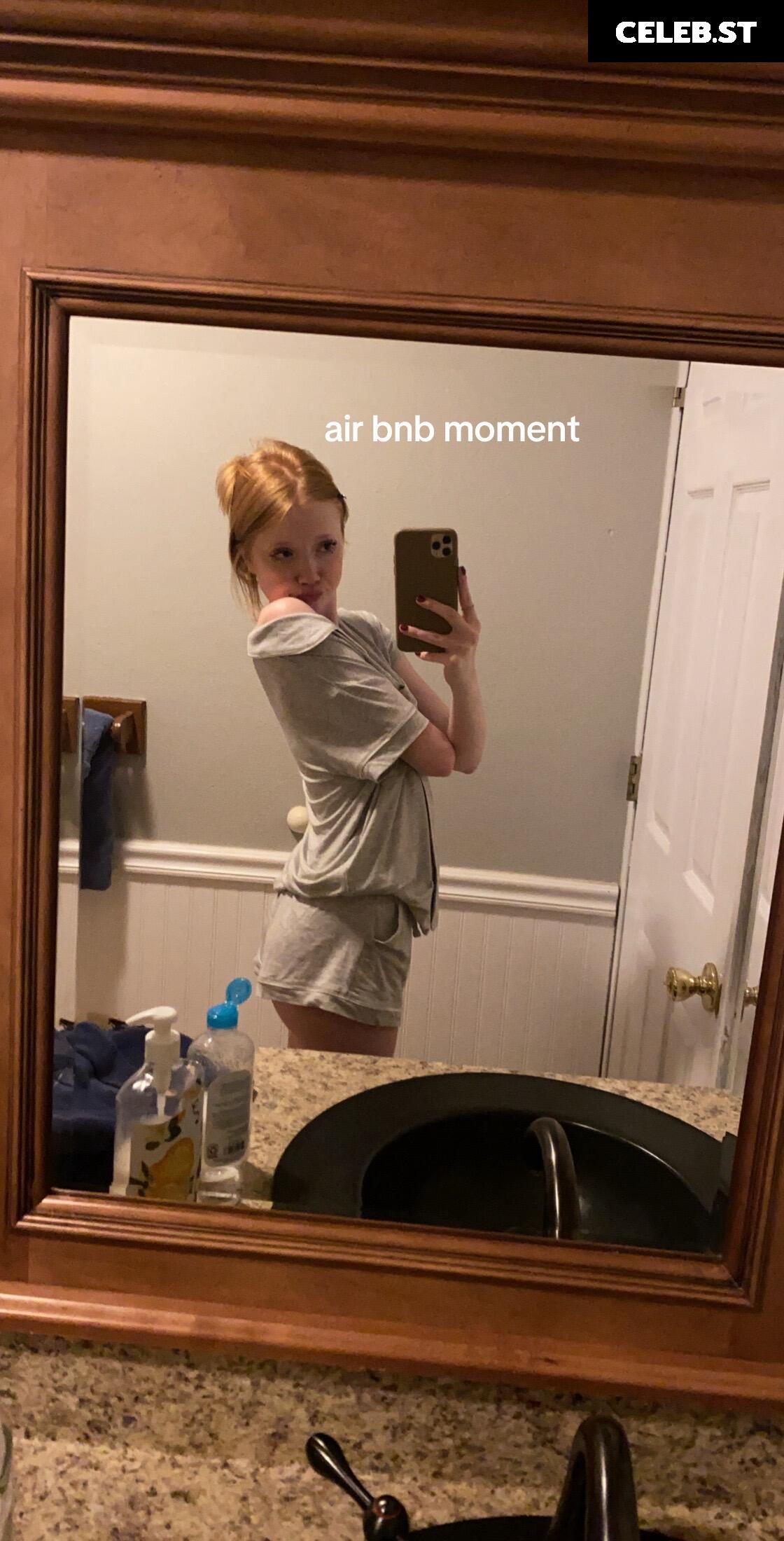 Makenna Kelly / Lifewithmak Image 3546372